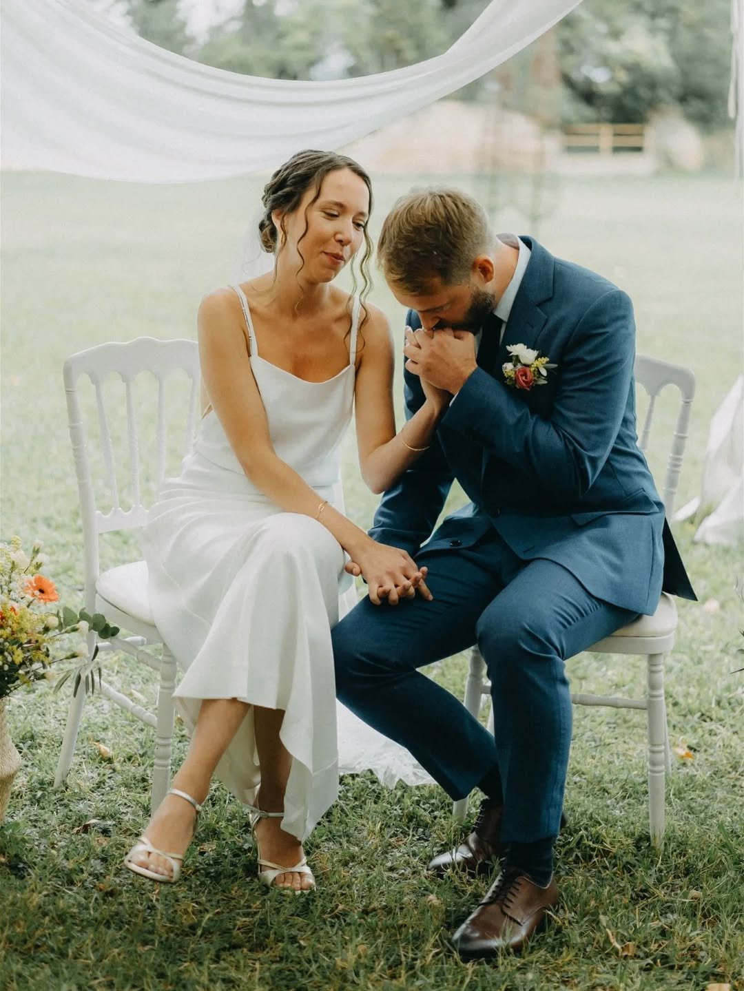 Ne cache rien.
.
.
.
Les larmes (tu peux bien m&ecirc;me pleurer comme une madeleine😉).
Les rires.
Les mains qui tremblent un peu.
L'amour.
Les liens. 

La perfection n'a pas vraiment de place lorsque l'on ressent fort.
La perfection,  est-ce que &c