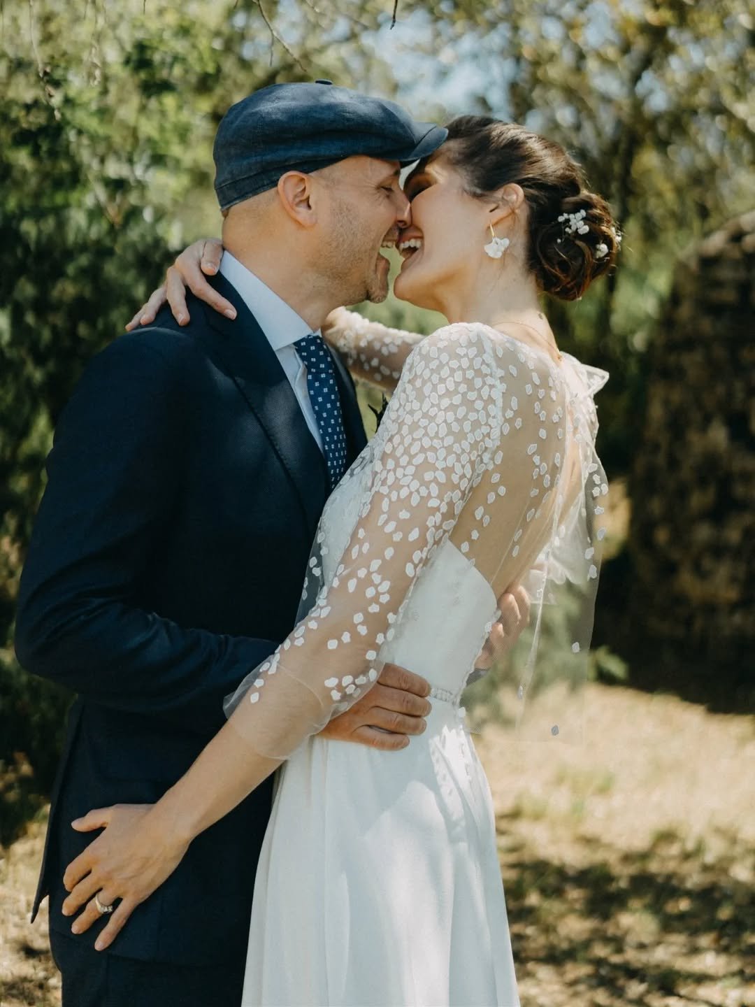 Je photographie ce qui passe.
Pour que &ccedil;a reste un peu.
.
.
.
Eh oui, je ne t'apprends rien, il y a des instants qui ne durent presque rien.

Une seconde.
Parfois moins.

Un regard qui passe.
Une lumi&egrave;re dans une pi&egrave;ce.
Un geste 