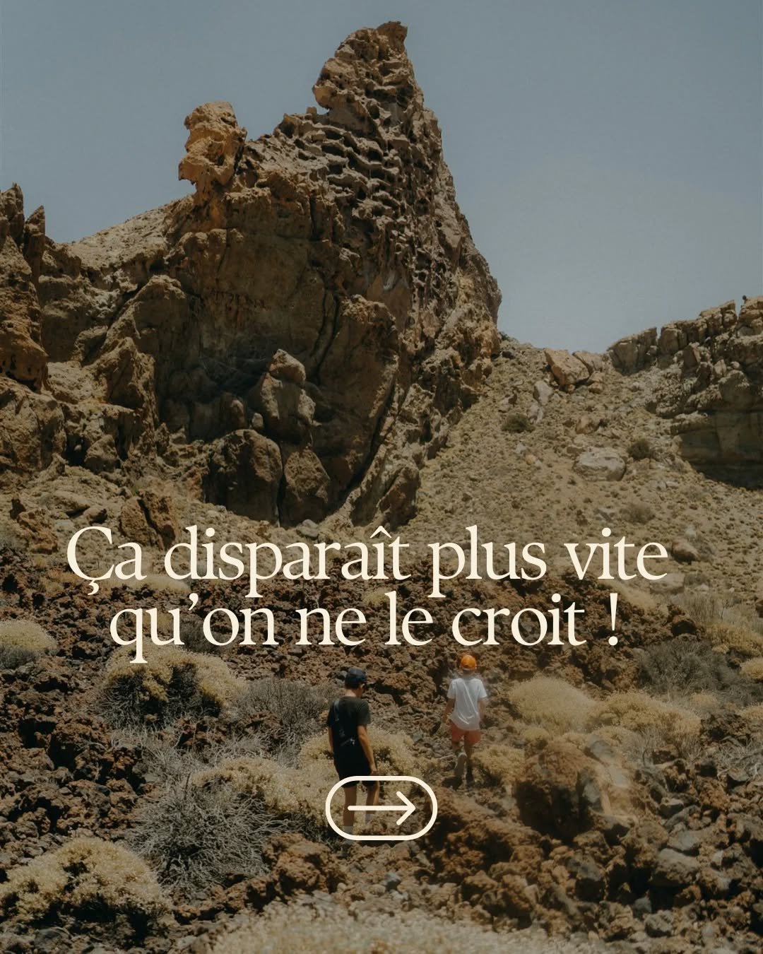 Tu n'emportes pas ton appareil photo en vacances...parce que tu penses que ces moments resteront clairs.
.
.
.

Erreur !

La m&eacute;moire trie.
Elle simplifie.
Elle efface doucement les d&eacute;tails.

Et ce sont justement ces d&eacute;tails qui n