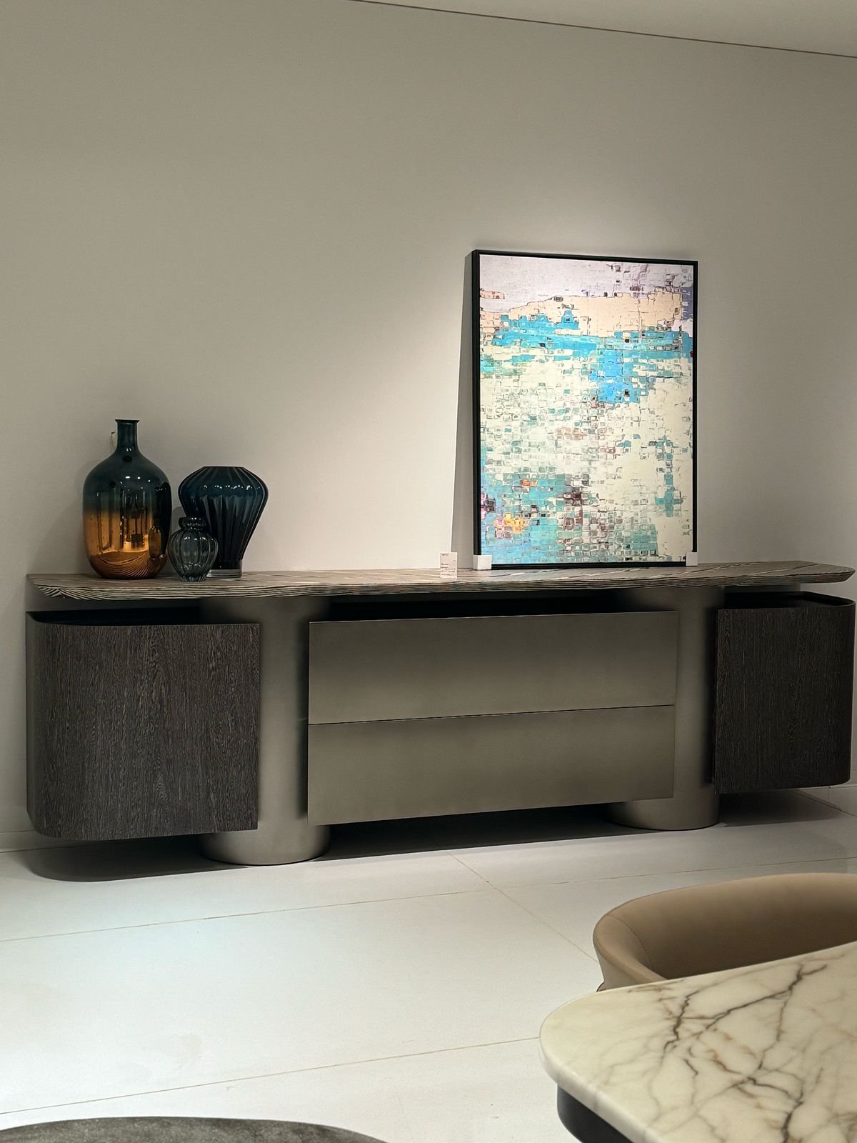 The Art of Hosting at Home: Design Tips to Transform Your Space for an Unforgettable Social Experience