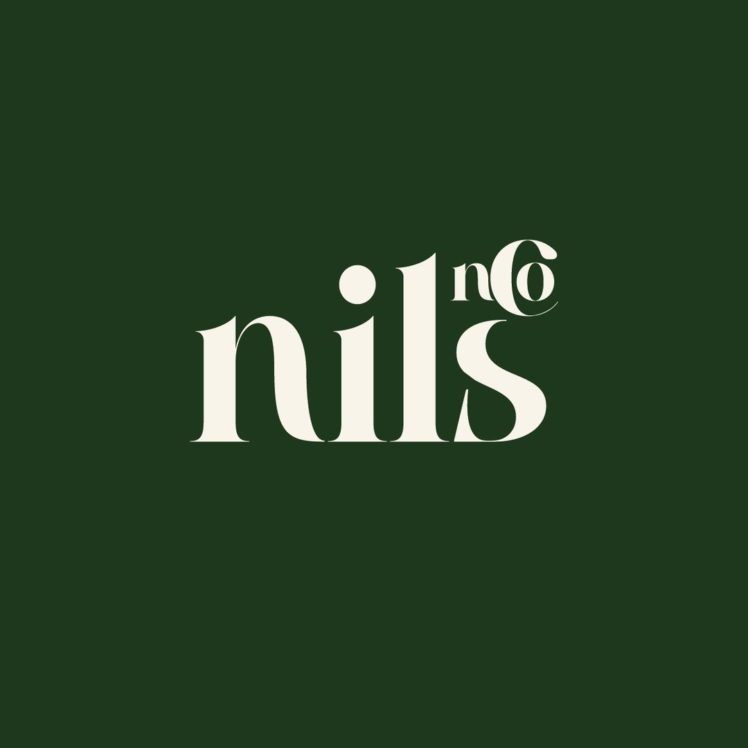 Un logo pour autre fiston, Nils Charles-Oddoux suit les traces de son p&egrave;re photographe, il rajoute de la vid&eacute;o, pilote des drones et slalome avec les images sans complexe!

A logo for another son, Nils Charles-Oddoux follows in the foot