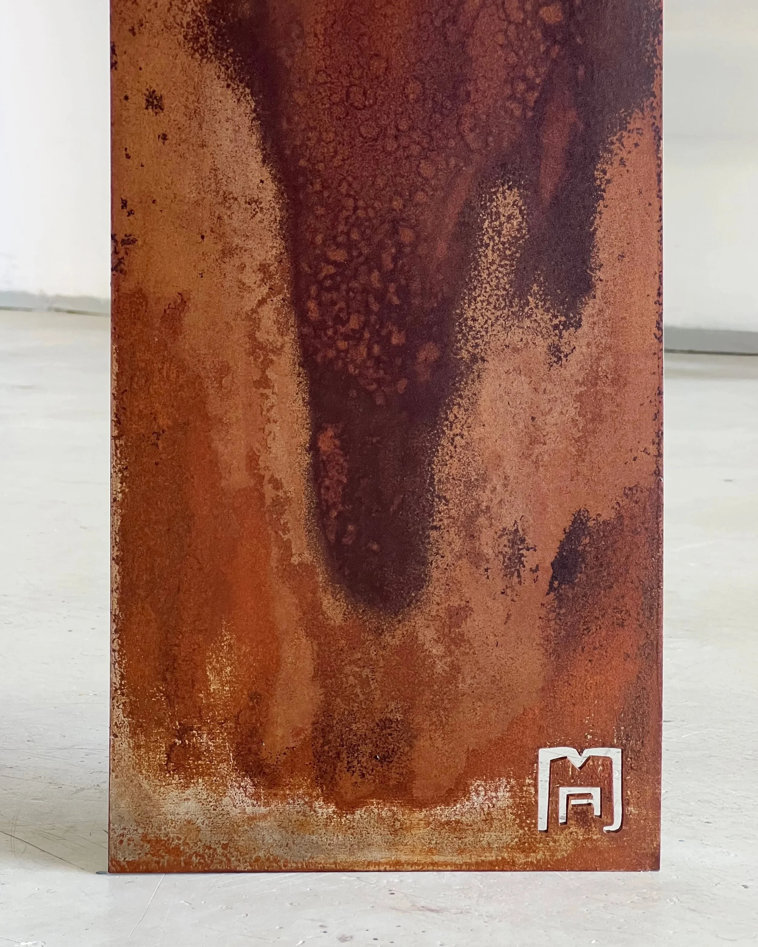 SHIRO+steel+patina+logo+close+up.jpg
