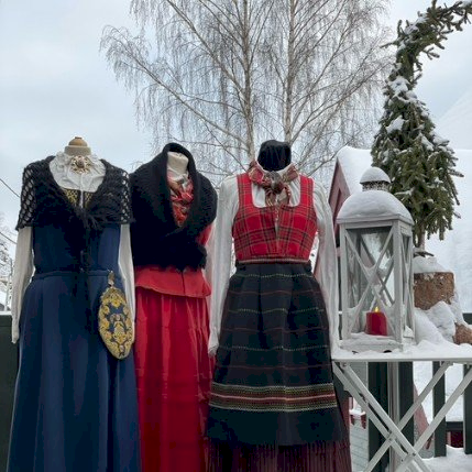 Kurs Brodering eller montering av bunad 