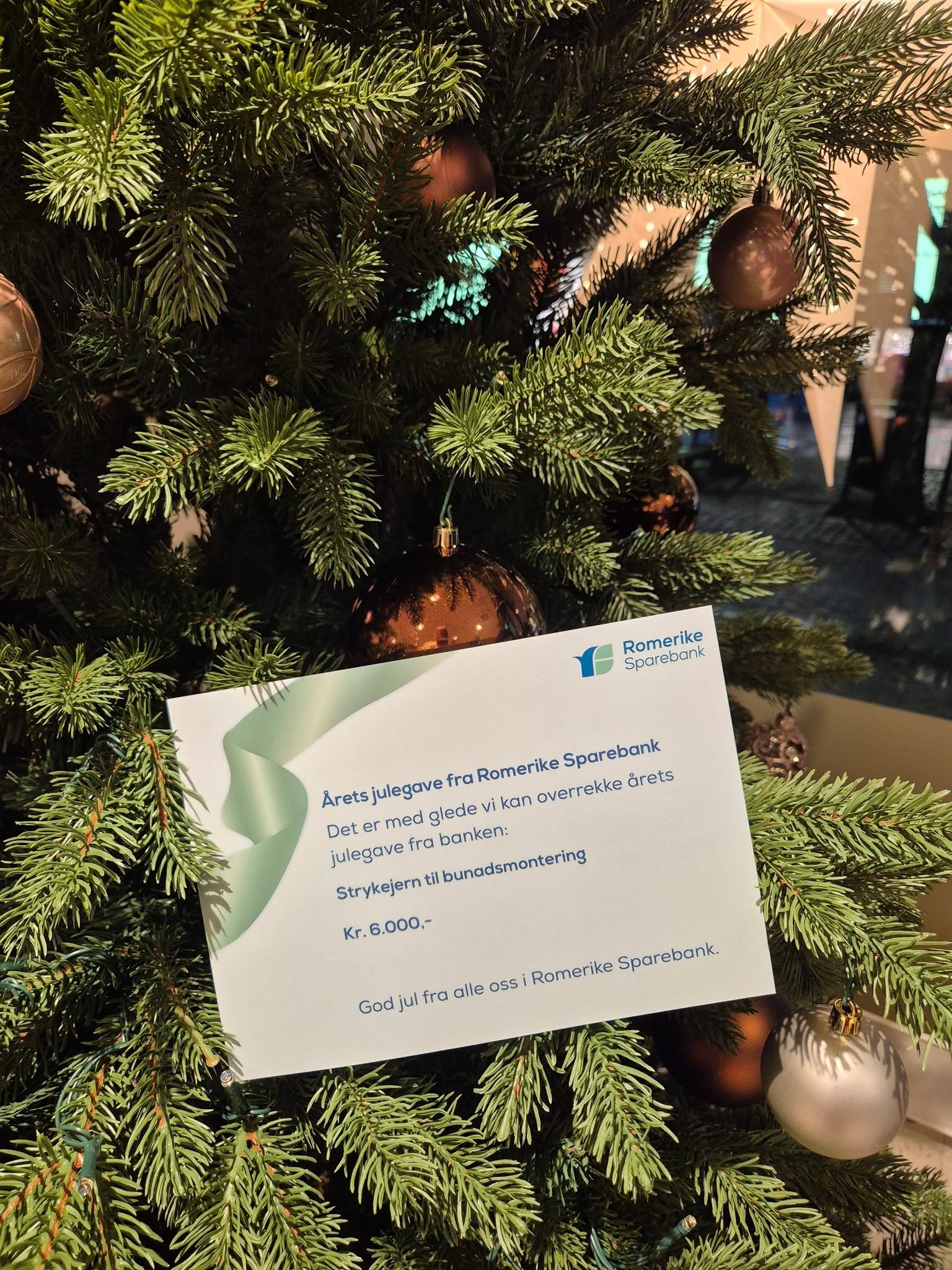 Se s&aring; heldige vi har v&aelig;rt! Vi er s&aring; utrolig takknemlige for det flotte strykejernet vi fikk fra Romerike sparebank til bunadskurset. TUSEN TAKK! @romerikesparebank 

#evigtakknemlig