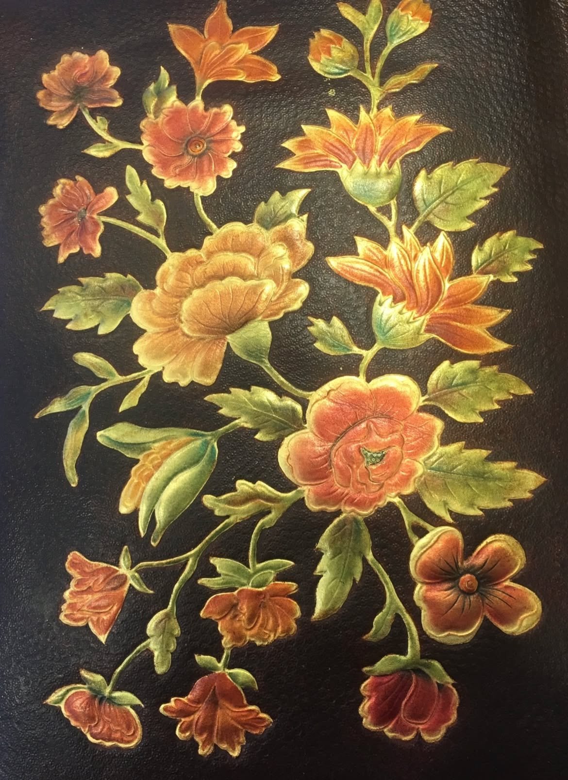 Velkommen til temam&oslash;te og &aring;rsm&oslash;te torsdag 12. feb kl. 18:30 p&aring; L&oslash;renskog bygdemuseum, Sk&aring;rer g&aring;rd. 
Temaet er gyllenl&aelig;r: 
Verdens vakreste kunsth&aring;ndverk, med lange tradisjoner i Norge.
Vi f&ari