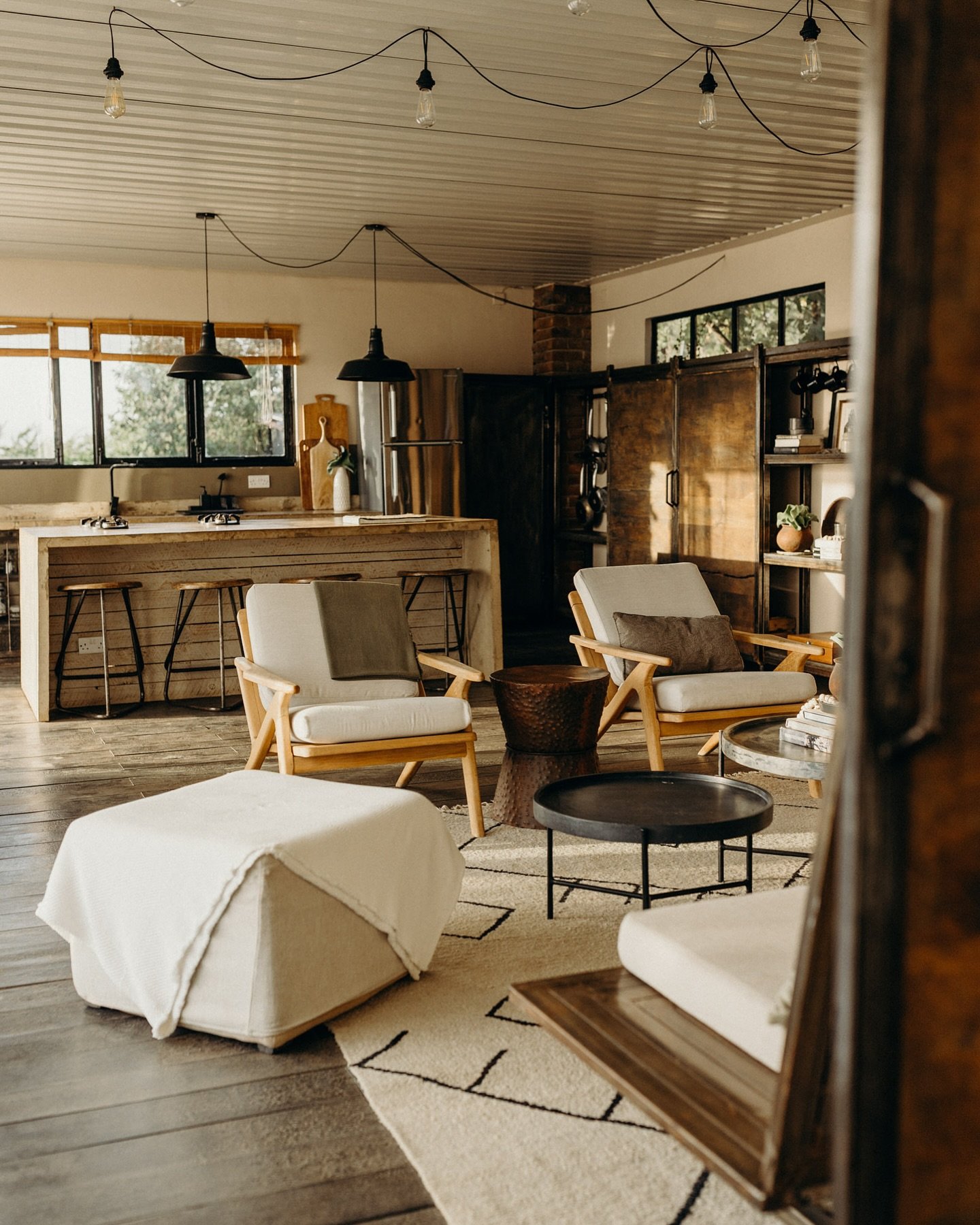 Looking for comfort and convenience in one place? Nyumba Ndoto is the perfect stop between Arusha and the wild. Book your stay now and start the adventure!

#visittanzania #travelafrica #exploretheworld
#tanzaniaviews #bucketlisttravel #naturelovers
