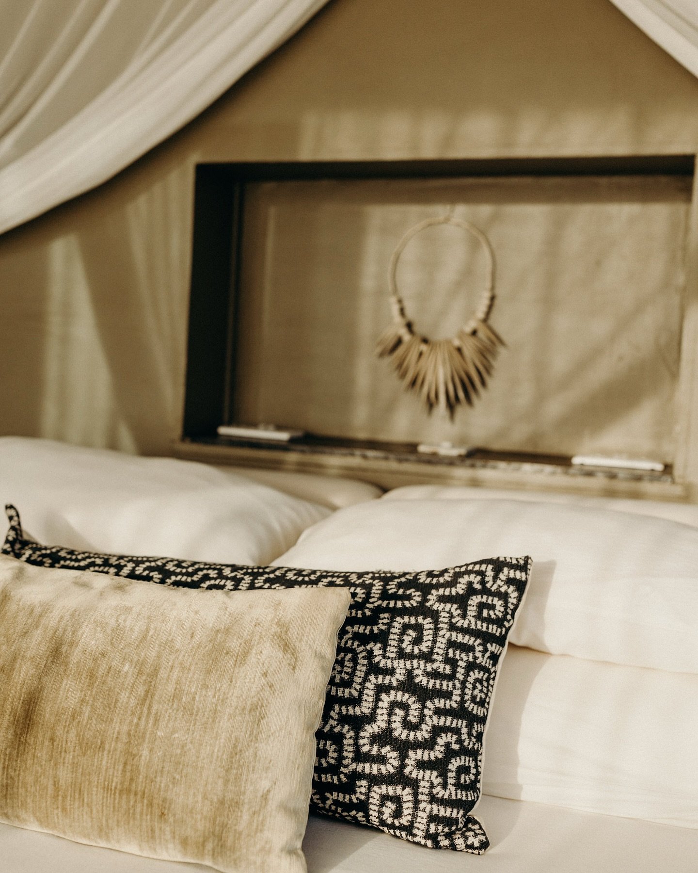 Here&rsquo;s to a weekend of doing nothing but soaking in the beauty of simplicity. Happy Saturday!

#visittanzania #travelafrica #exploretheworld
#tanzaniaviews #bucketlisttravel #naturelovers
#ecohome #offgrid #luxuryliving #safaritanzania #airbnbt