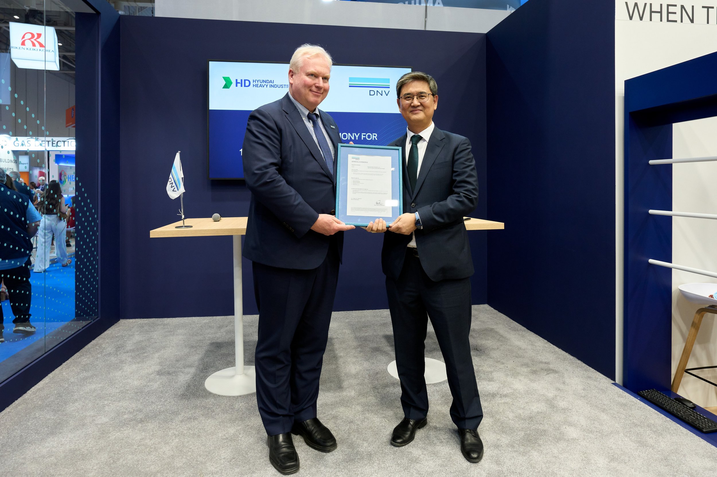 DNV awards AiP to HHI for LPG dual-fuel small boxship design