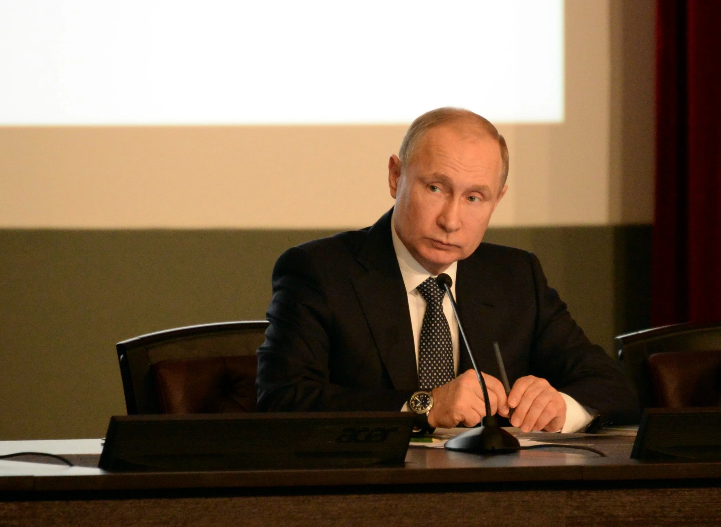 Russia threatens to seize European merchant ships