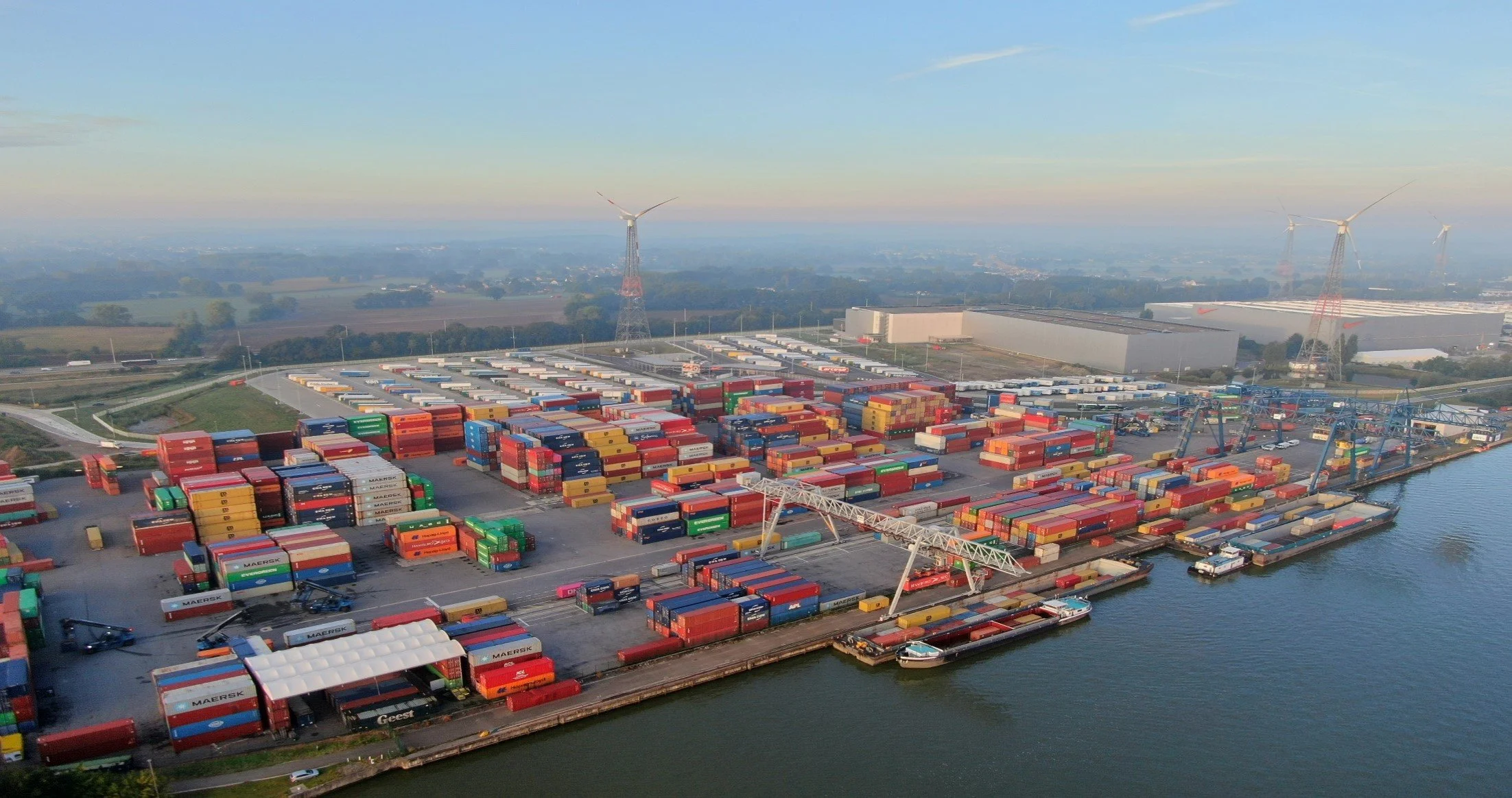 ITG Meerhout (BCTN) and PSA Antwerp launch new express barge service for container transfers