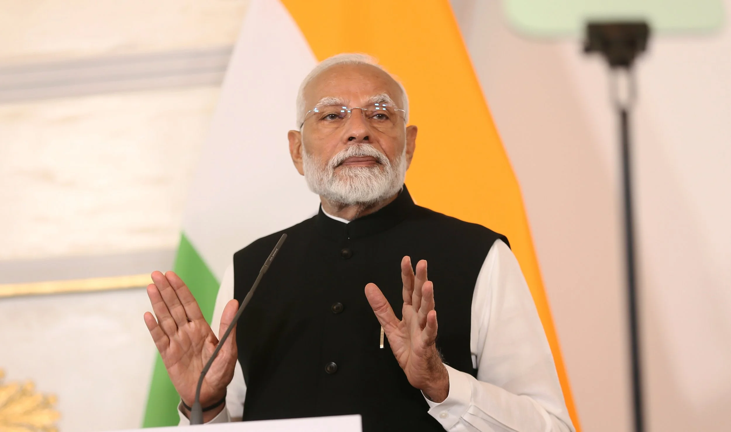 Modi calls for international emergency support network for seafarers