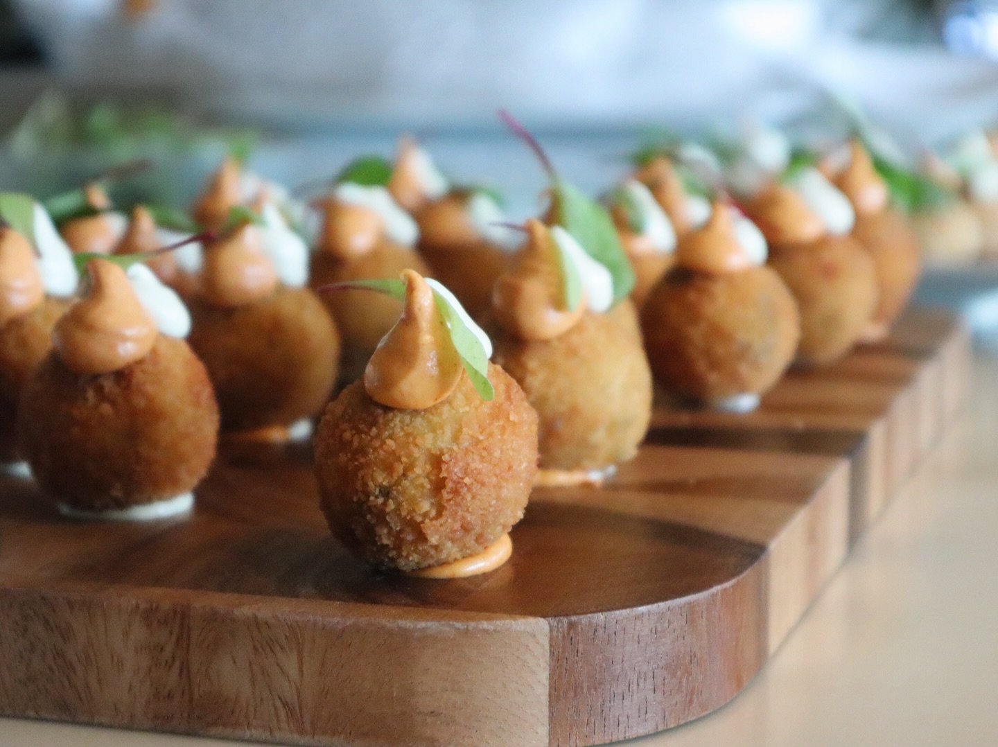 Hey there👋 &pi;ά&epsilon;&iota; &kappa;&alpha;&iota;&rho;ό&sigmaf;! (It&rsquo;s been a while!)

These are our Potatokeftades, or traditional Greek potato croquettes. They&rsquo;re shaped, pan&eacute;d and then cooked to perfection. We dress and serv