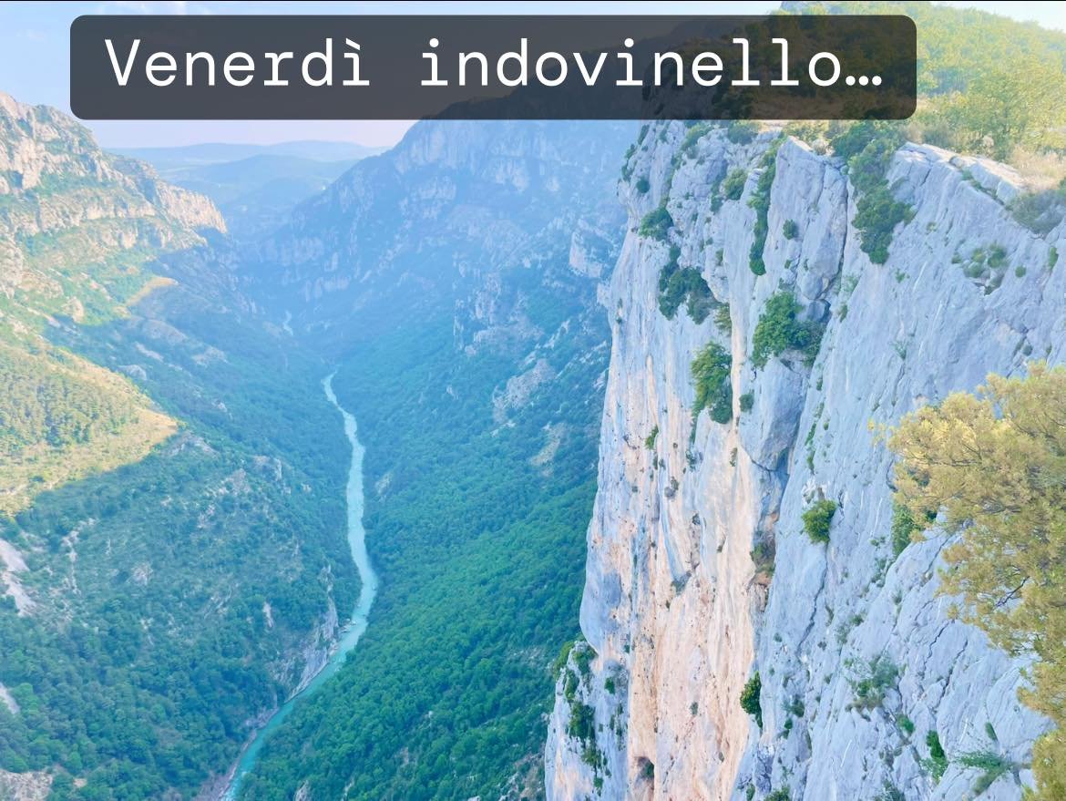 Venerd&igrave; indovinello! 🕵️&zwj;♂️ Dove pensi che sia stata scattata questa foto? Scrivilo nei commenti!  #climbing_photos_of_instagram #climbing_is_my_passion #climbinginspiration #climbinglife #climbing_pictures_of_instagram #climbingwall #clim