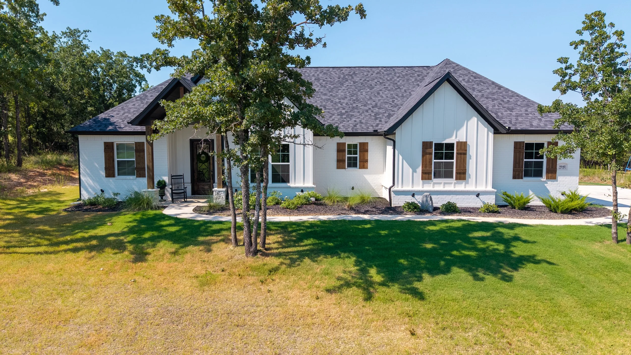 9041 Valley Oak (Residential Real Estate)