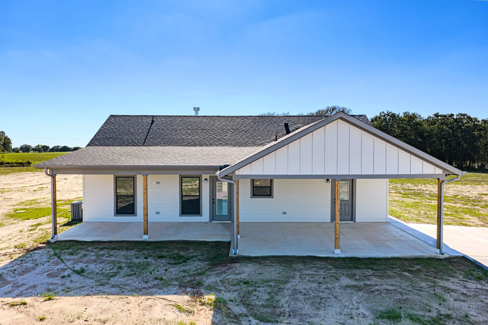 Exterior 22.jpg