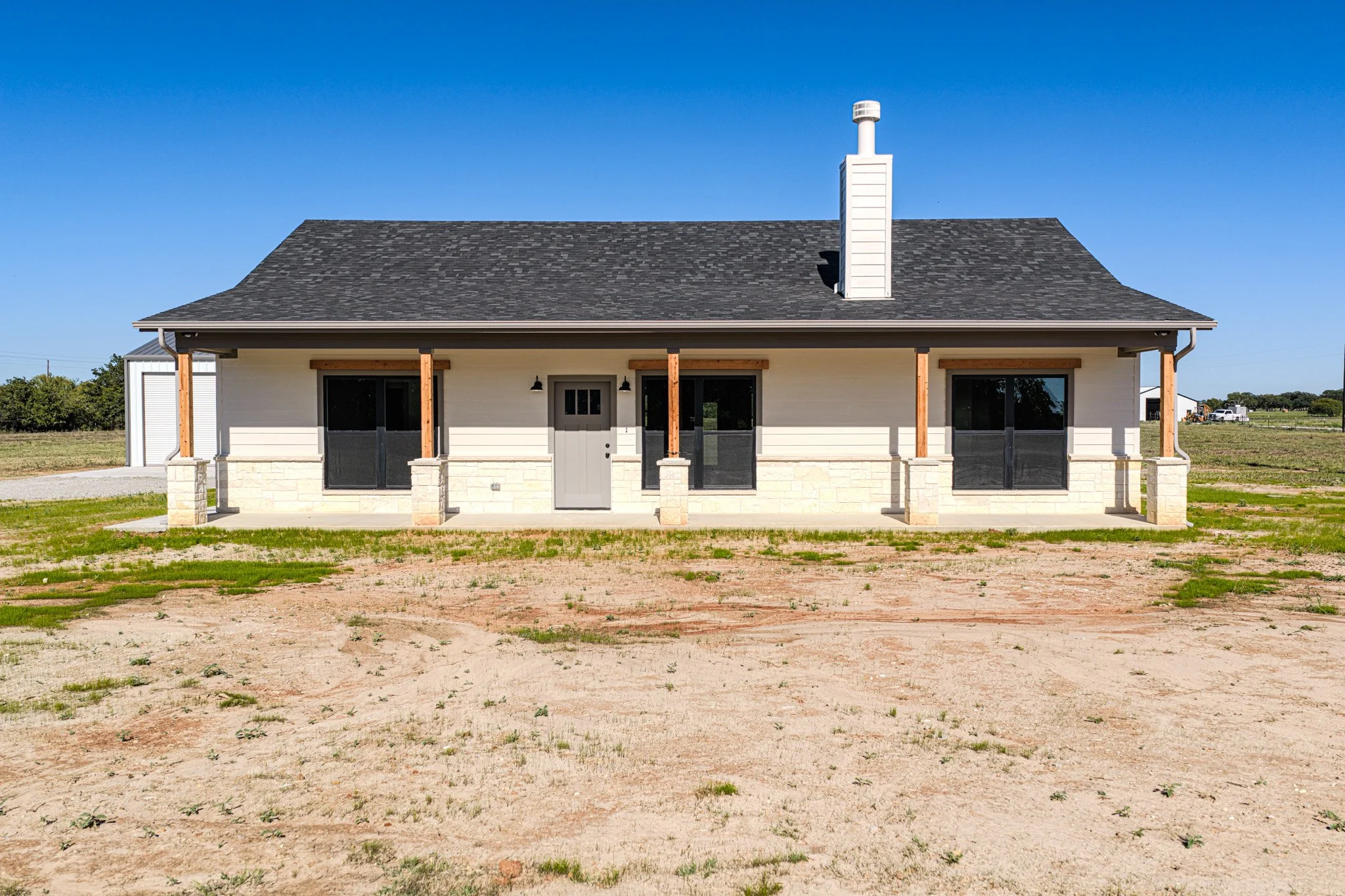 Exterior 2.jpg