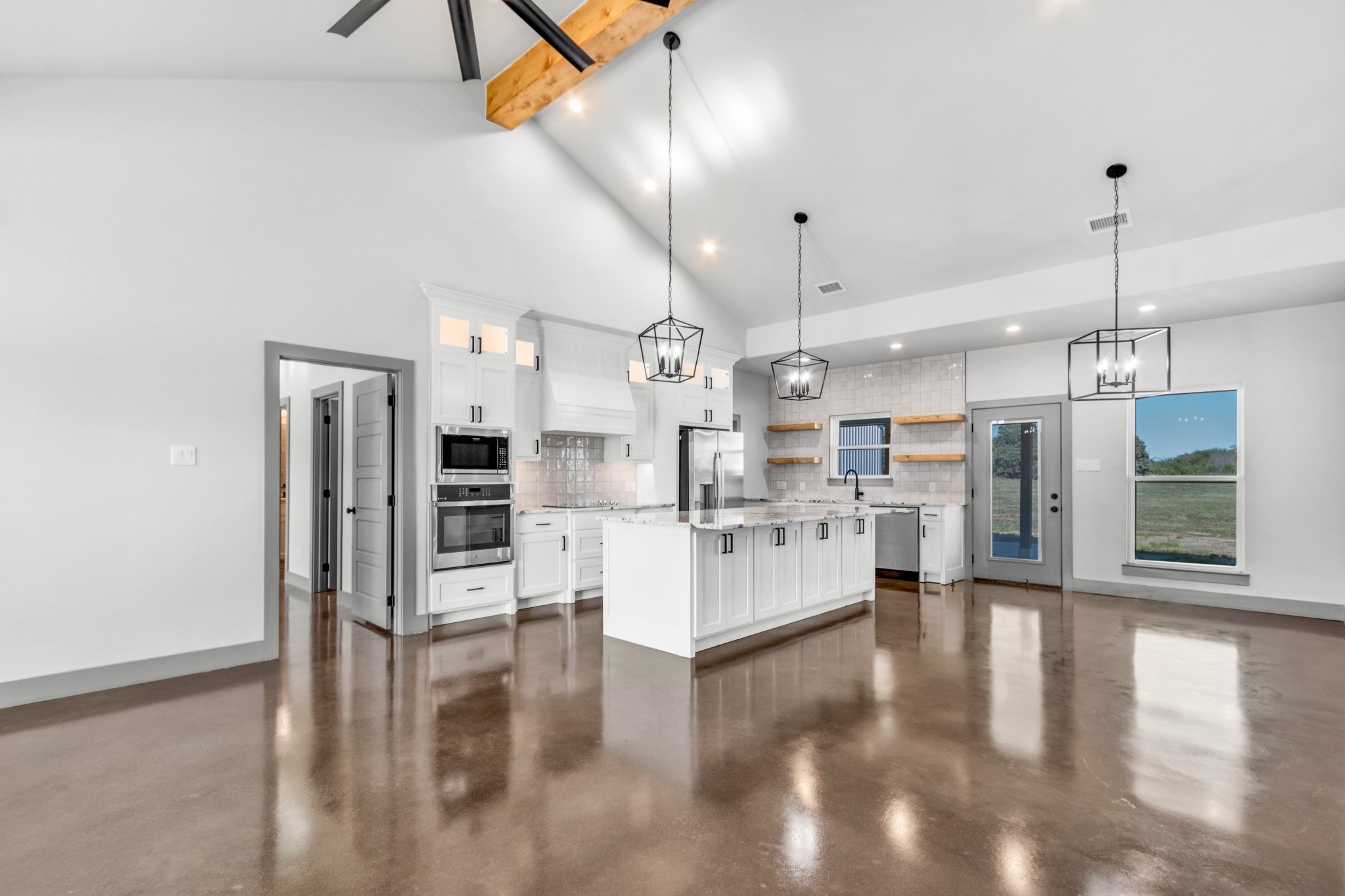 Kitchen 2.jpg