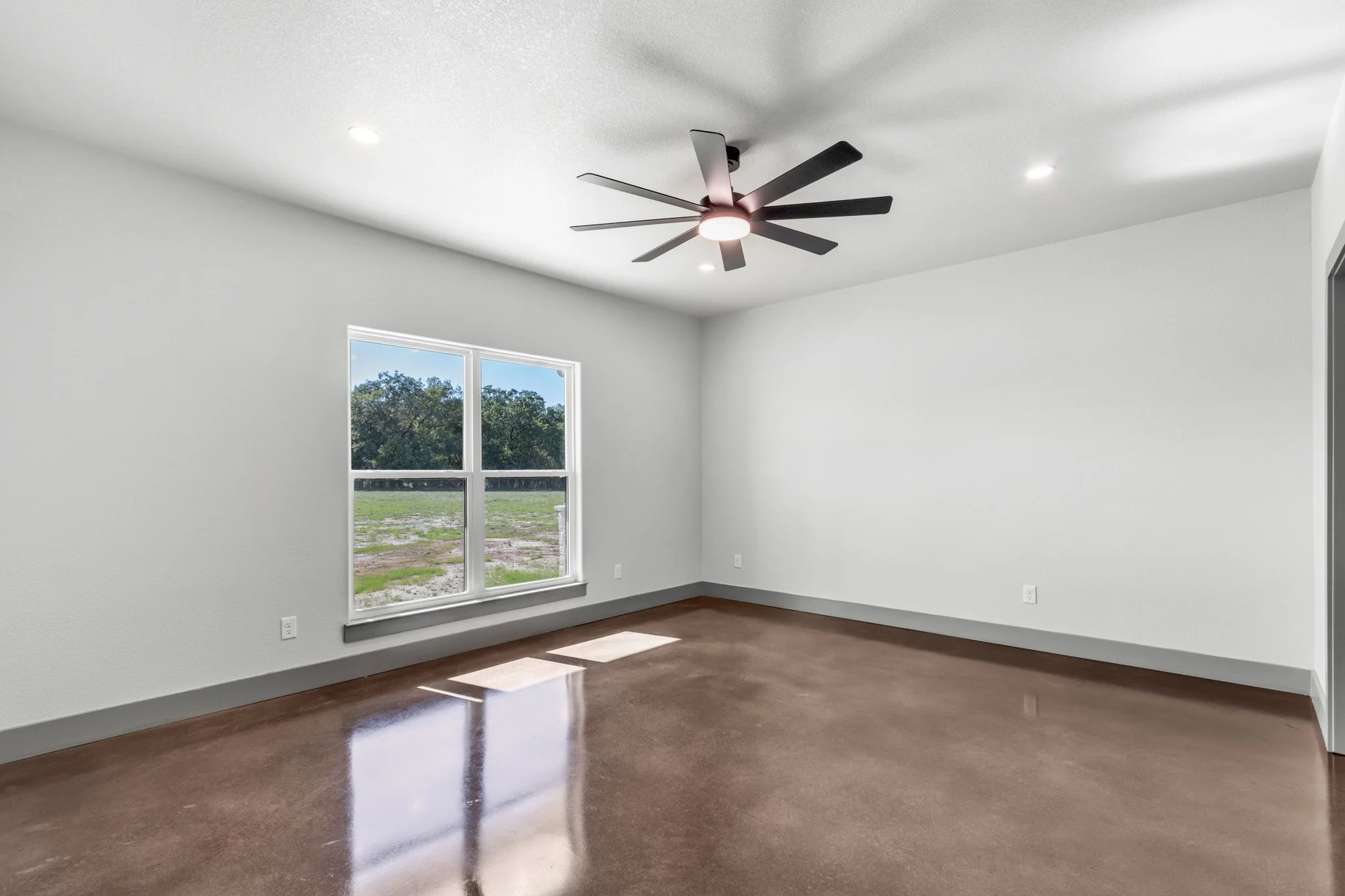 Master bedroom 1.jpg