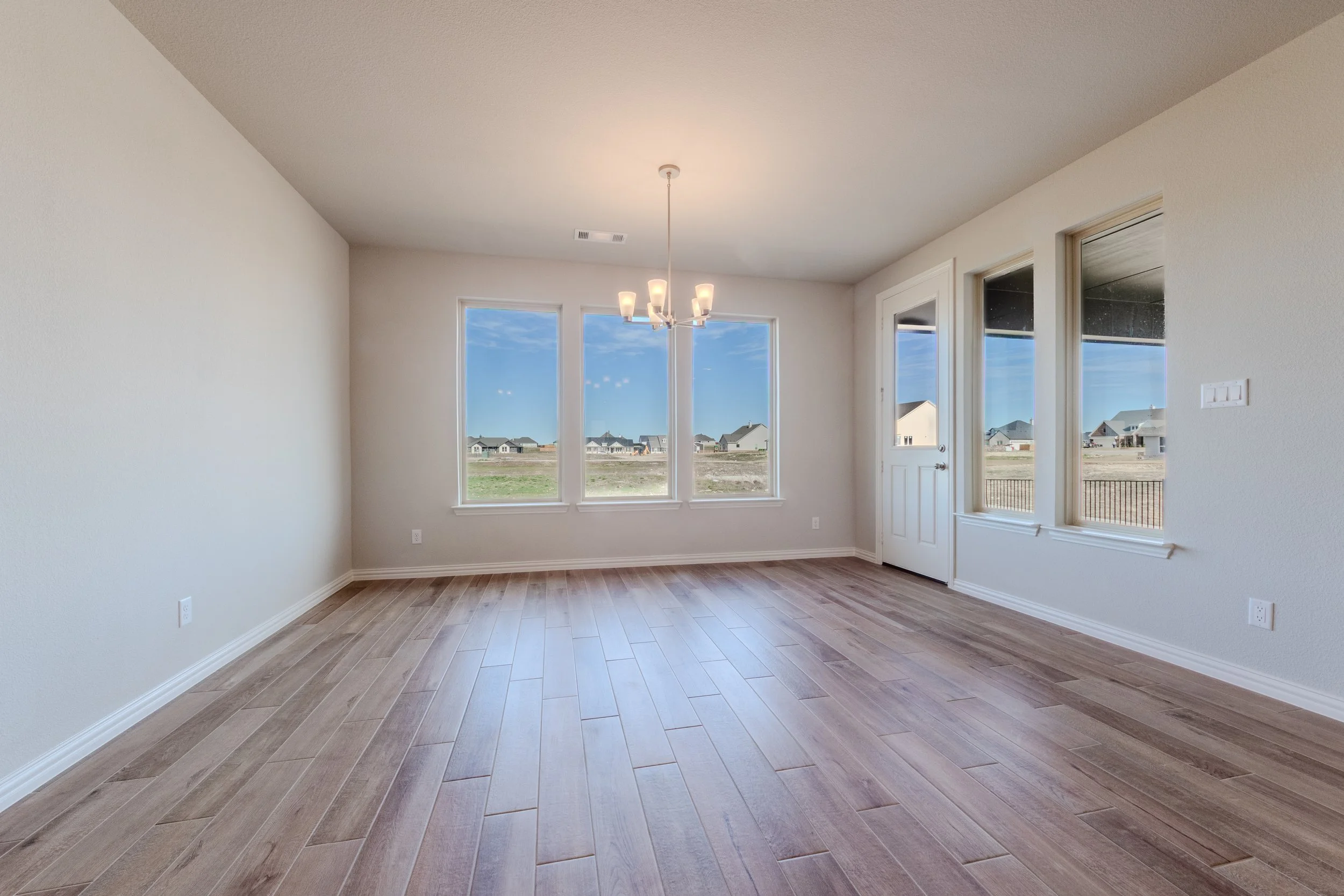 “Professional HDR real estate interior and exterior photography and video tours in the DFW area, showcasing properties with clarity and impact.”