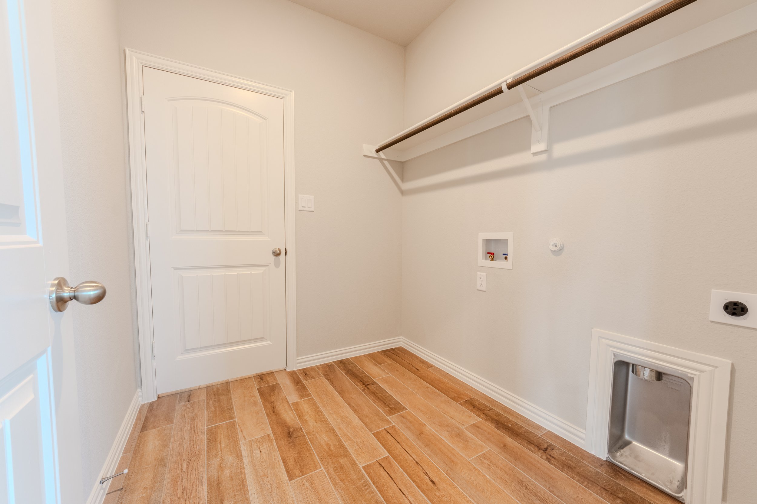 “Professional HDR real estate interior and exterior photography and video tours in the DFW area, showcasing properties with clarity and impact.”