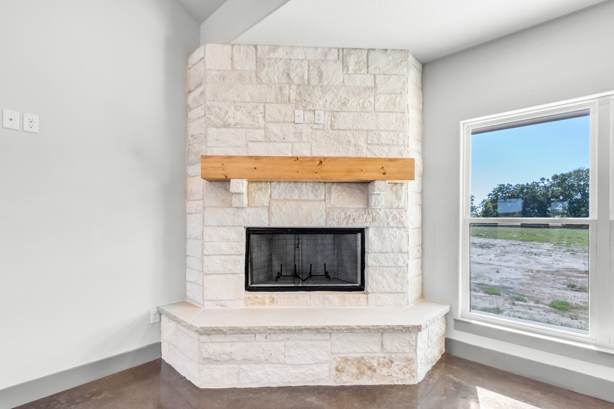 Fireplace 1.jpg