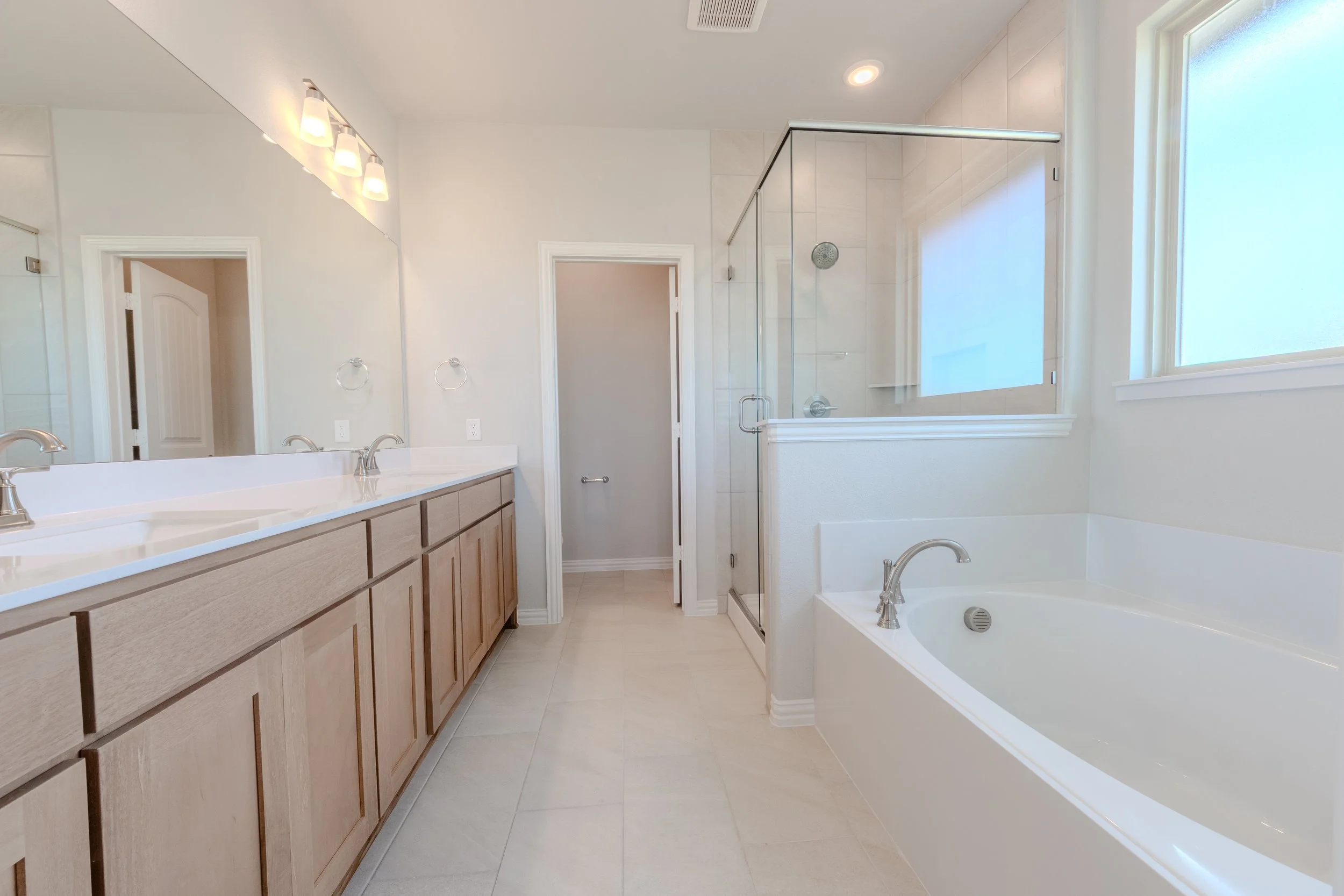 “Professional HDR real estate interior and exterior photography and video tours in the DFW area, showcasing properties with clarity and impact.”