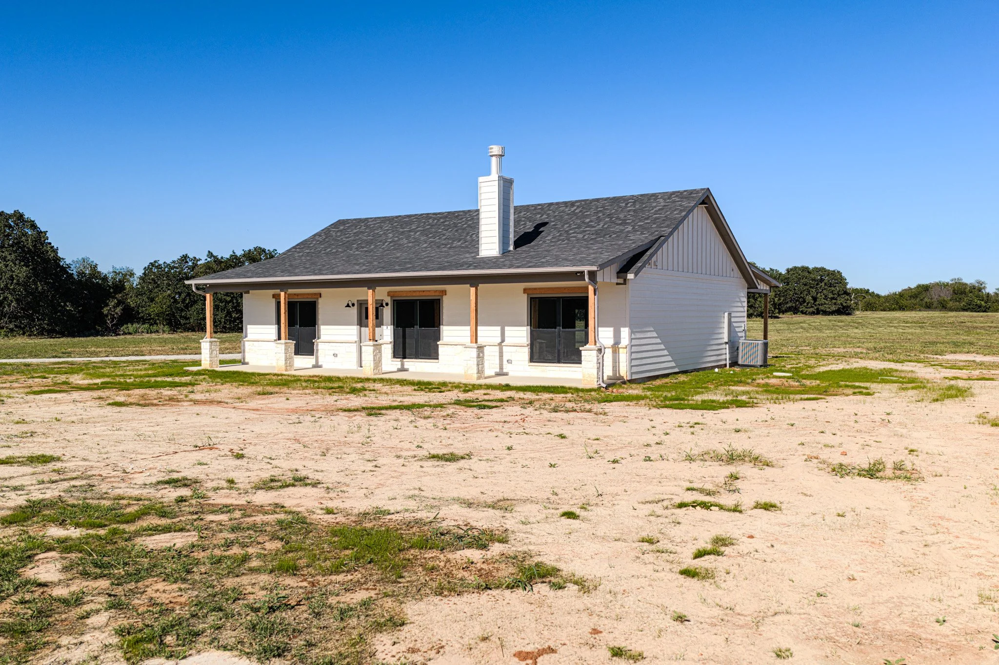 Exterior 29.jpg