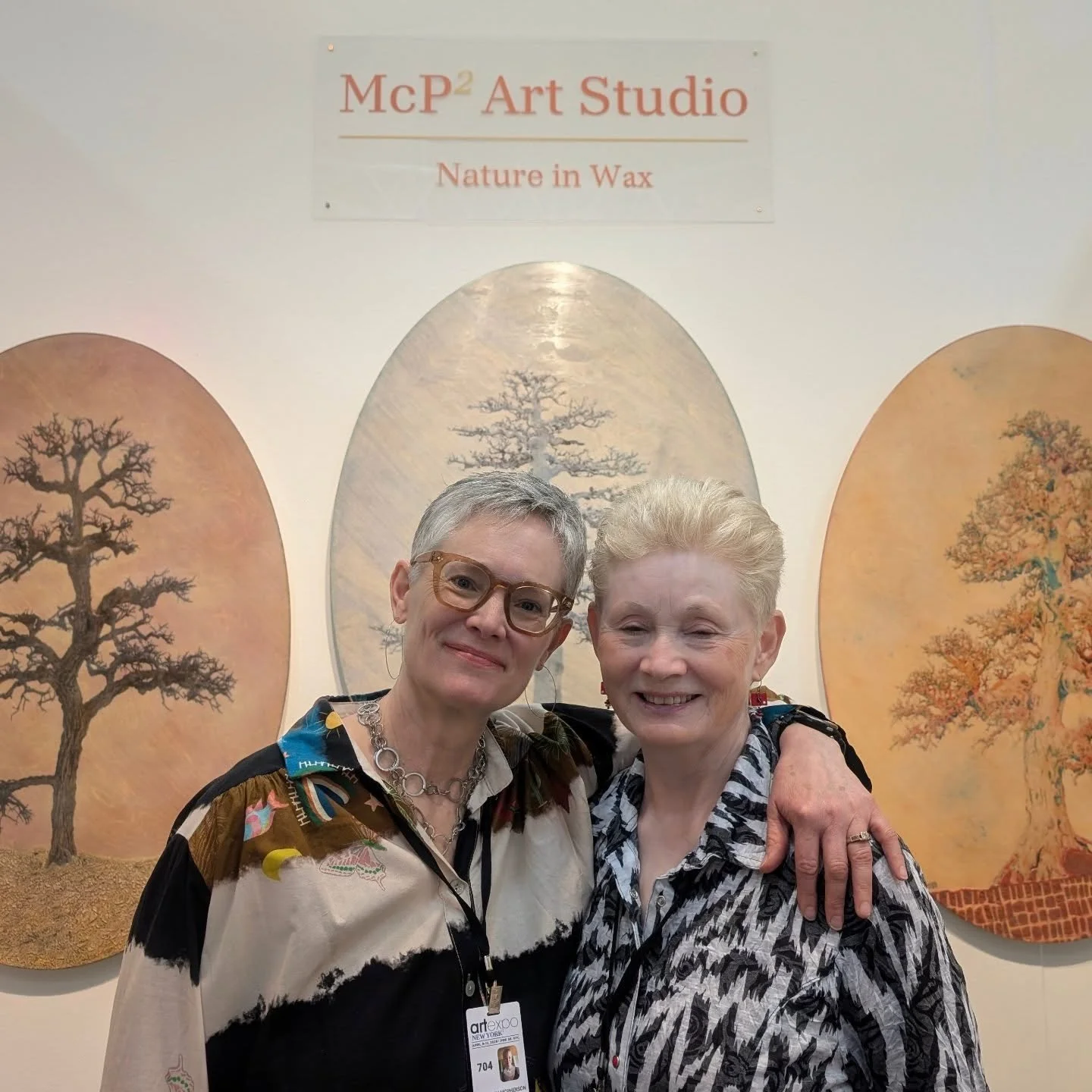 What a pleasant surprise to run, at @artexponewyork,  into  Mary Lynn and Rennie McPherson  of  @mcp2art (last year I had the fortune of acquiring one of their works!). My friend @pradeep9174855571 introduced me to @praja_today who is displaying some