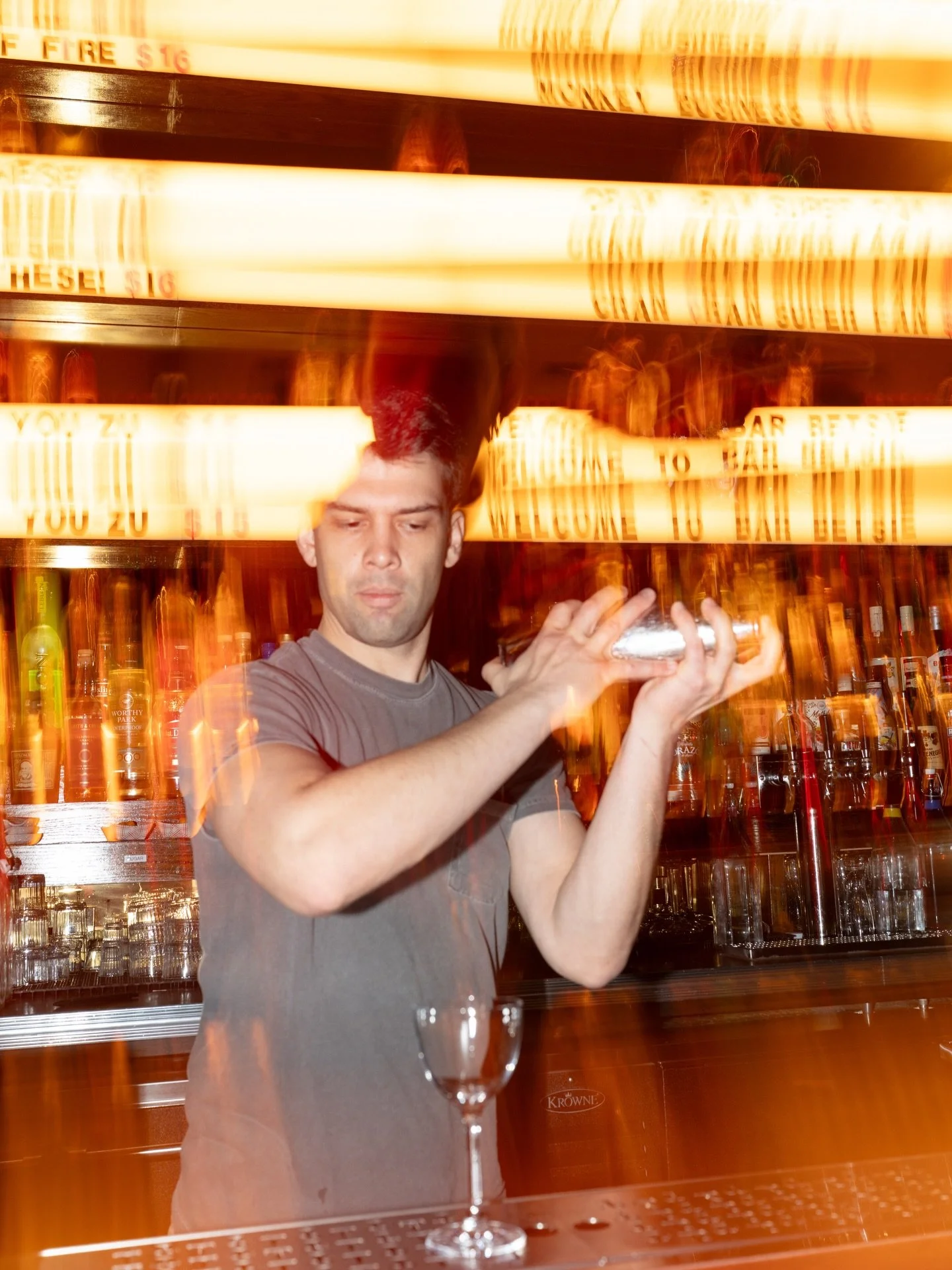 Meet the artist and the art! P.S., we have mocktails available like our Rose Agua de Jamaica and our Ohio! 🌺

📍Washington, D.C.

Bar Betsie Washington DC. DC cocktail lounge. Bar near Union Market DC, Best Cocktails in Washington, D.C., DC Foodie, 