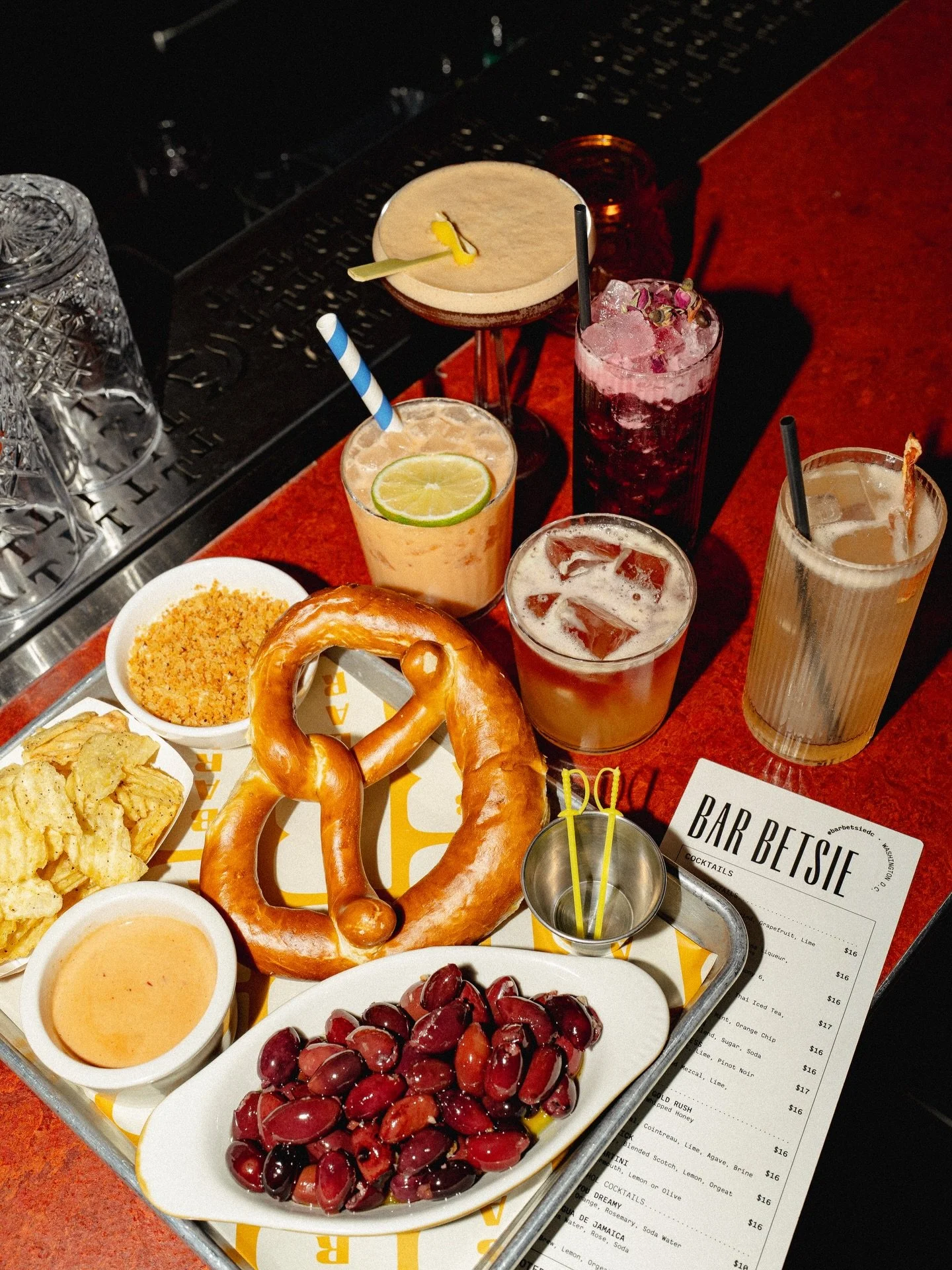 Our pretzel &amp; queso just got a fun upgrade! 🥨 Because everything is better when it&rsquo;s twisted. 

📍Washington, D.C.

Bar Betsie cocktail bar in Washington DC, Trendy cocktail lounge near Union Market DC, Late-night cocktail bar in Washingto