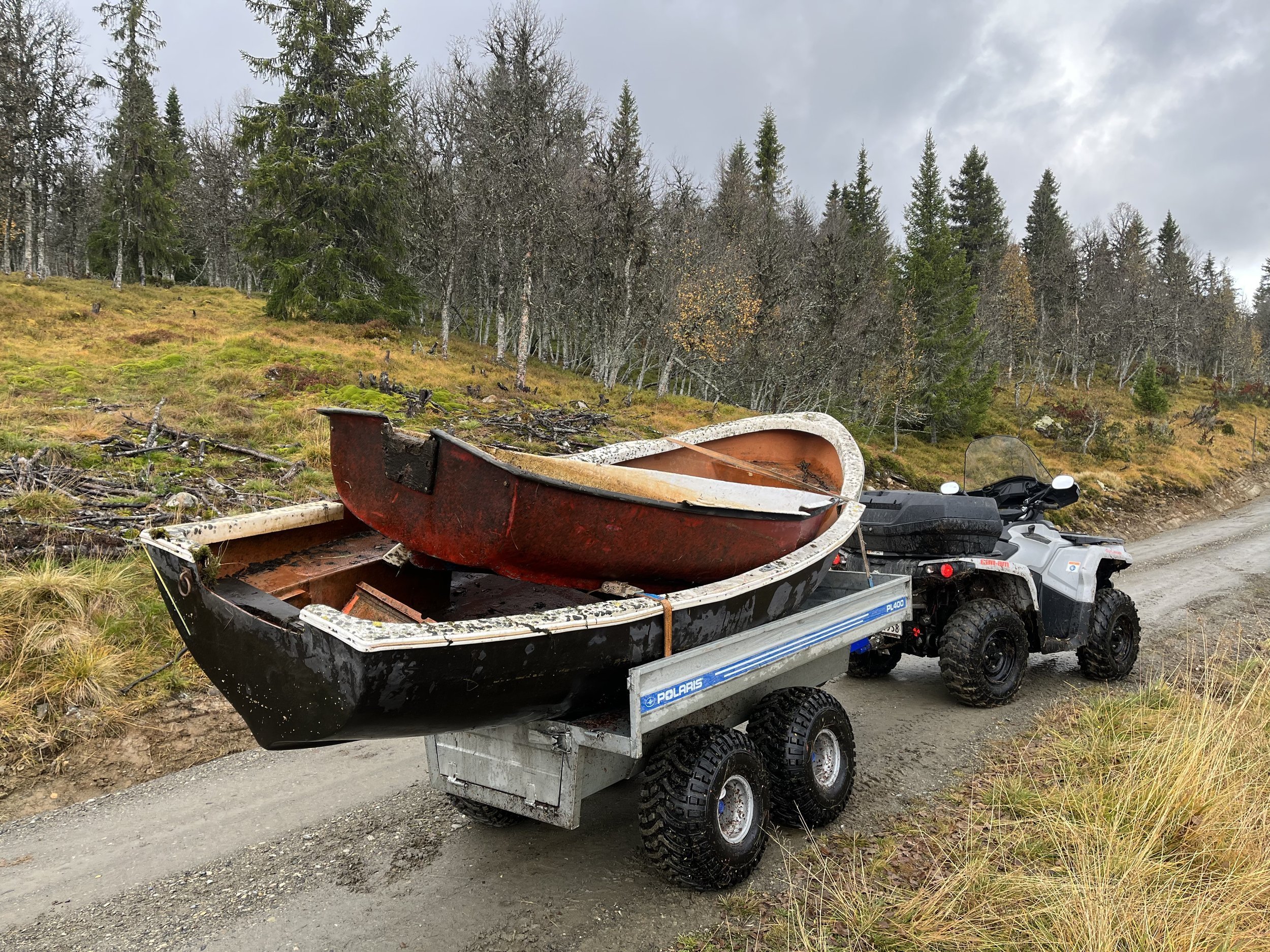 Mange båtvrak tas ut av fjellet