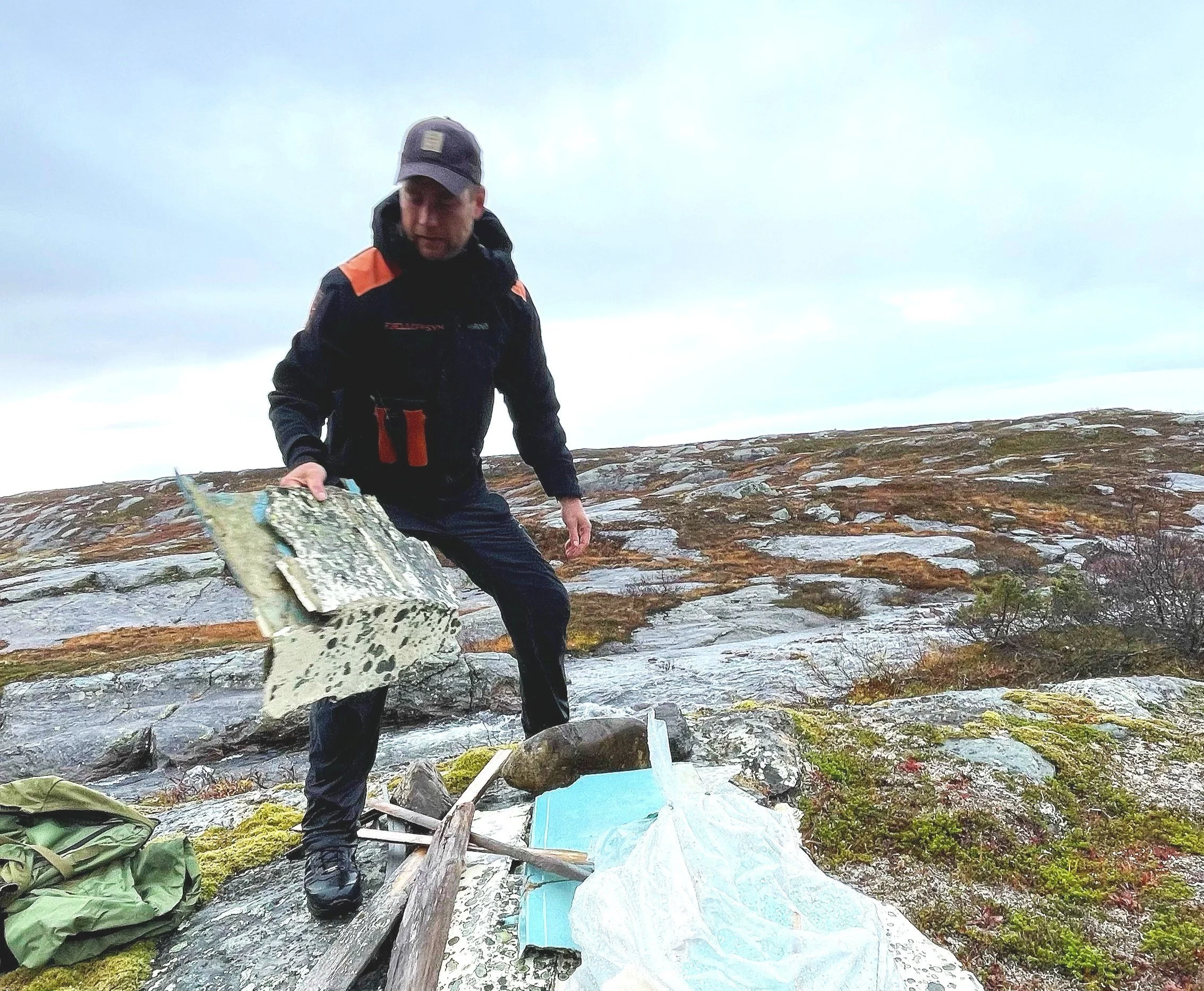 Fjerner plast i fjellet