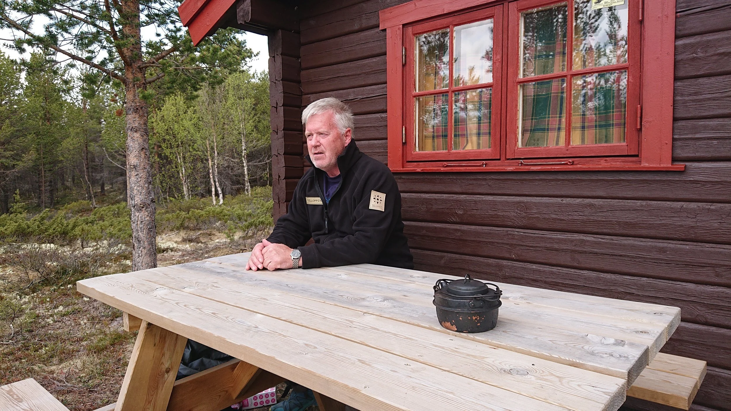 Tollevshaugbua – Også fjellstyreansatte må unne seg lunch. Her Asgeir.
