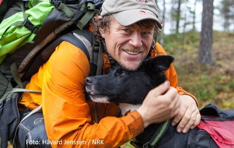 Monsen vandrer gjennom Jotunheimen