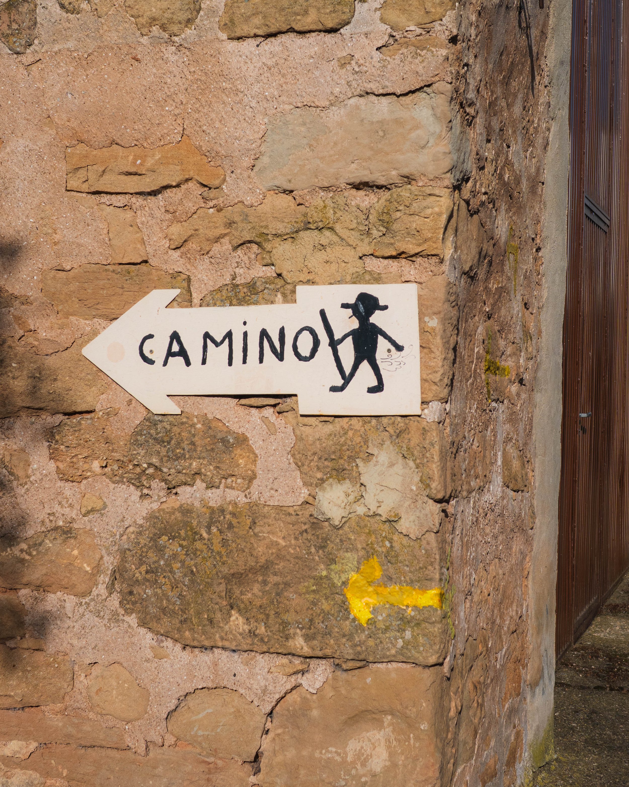 Camino_sign_on_wall.jpg