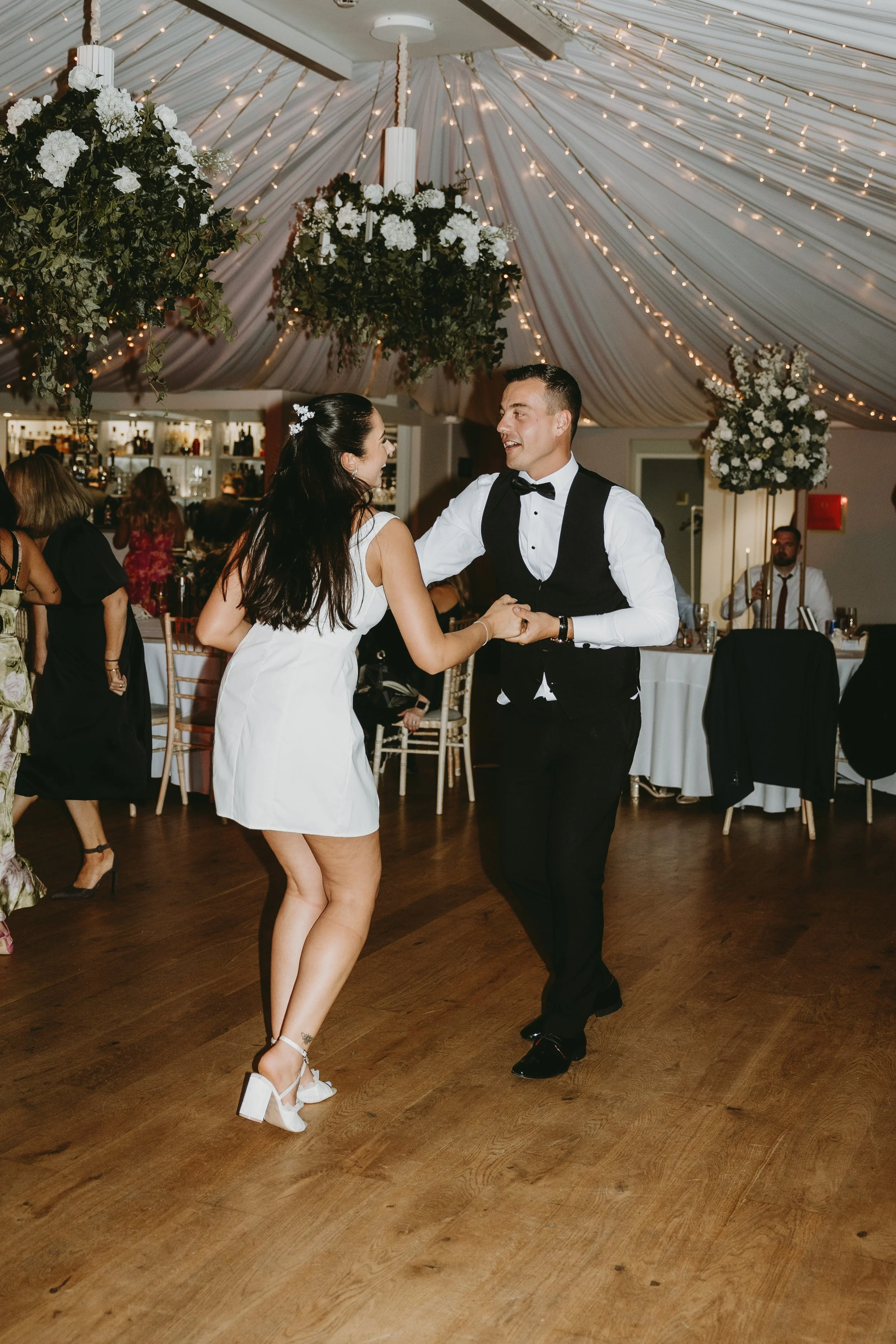 Leanne & Michael Wedding Album-1061.jpg