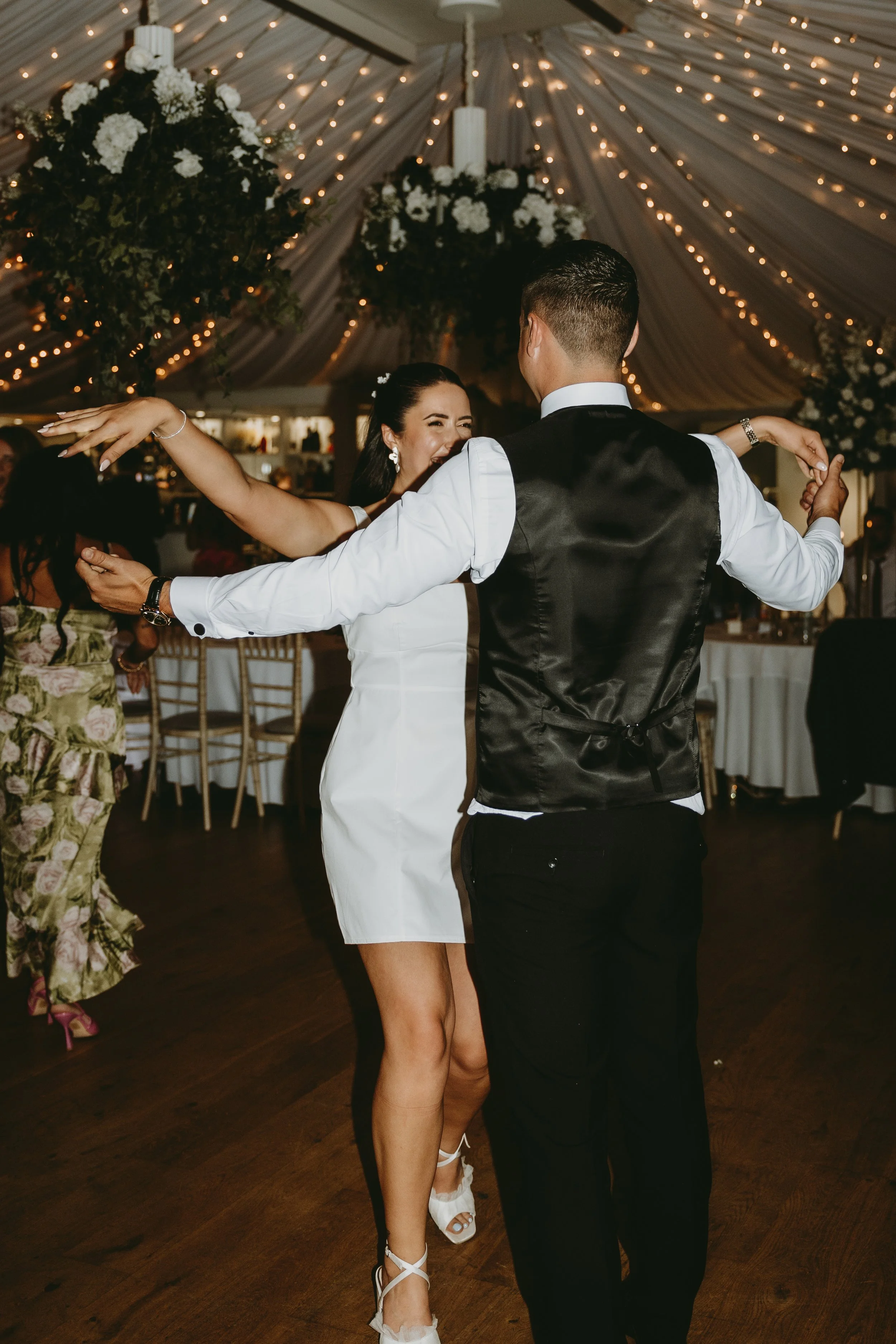 Leanne & Michael Wedding Album-1065.jpg