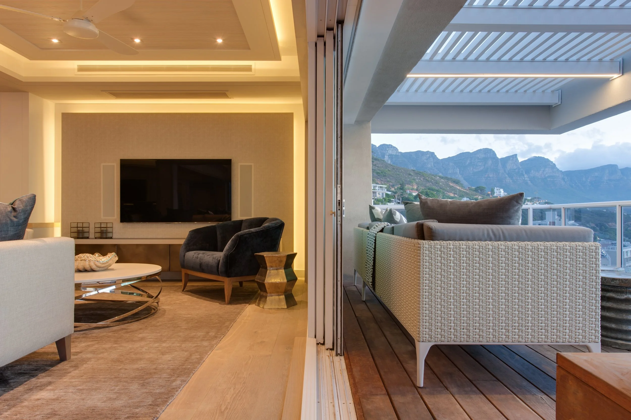 silvester apartment - living area #2.jpg