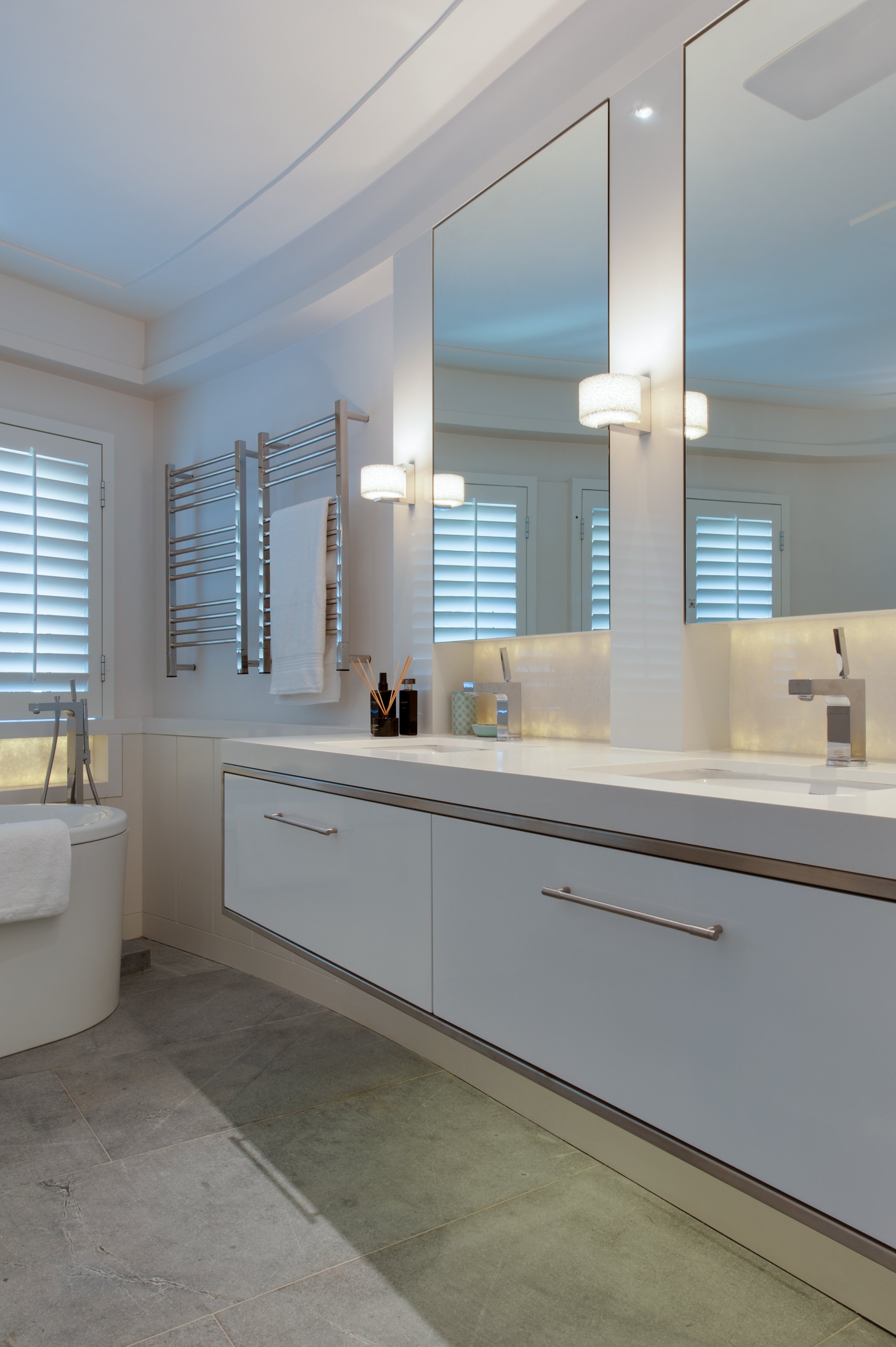 silvester apartment - main bathroom #5.jpg