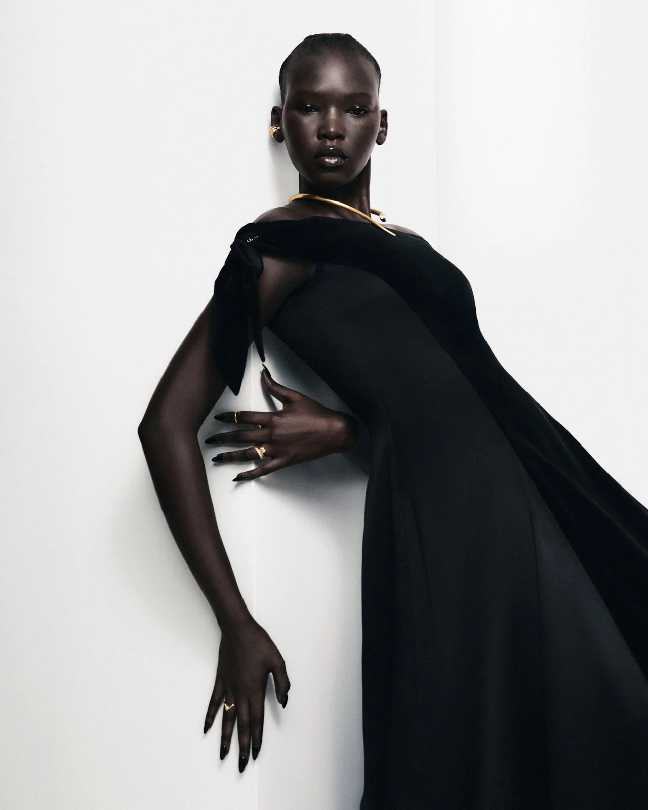 Schön Magazine  — Photo: Tiphaine Molinario  — Baci Management team: Hair stylist Pol Guarne 