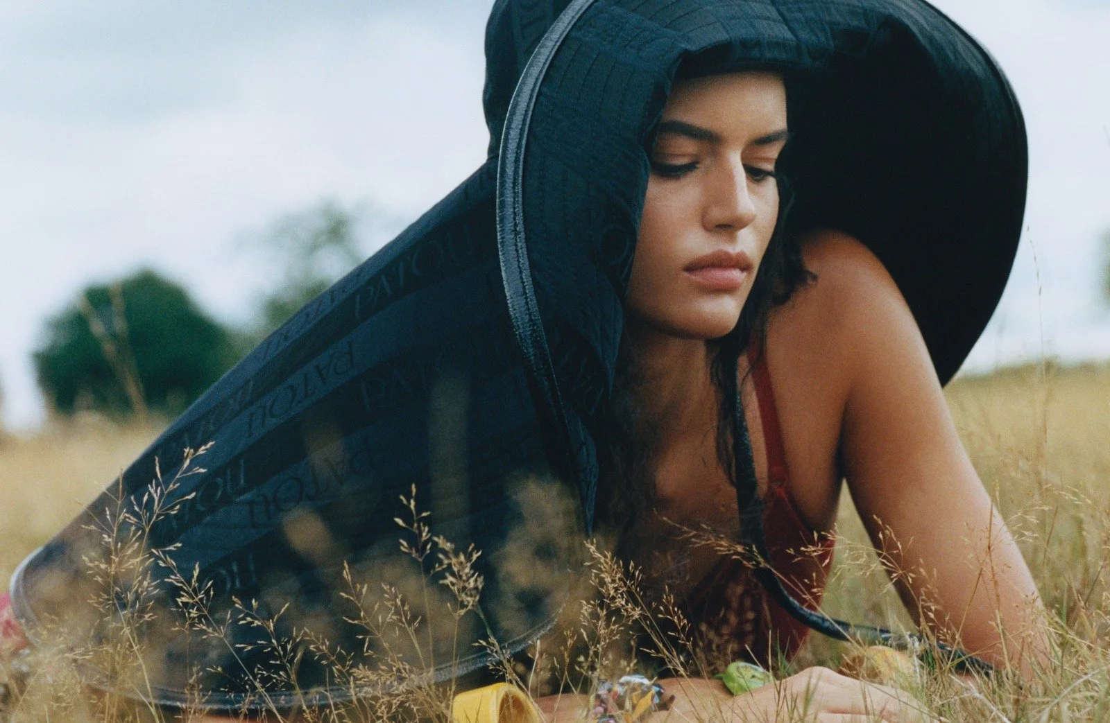 Noisé Magazine — Photo: Jean Marie Binet — Baci Management team: Makeup artist Ludivine François