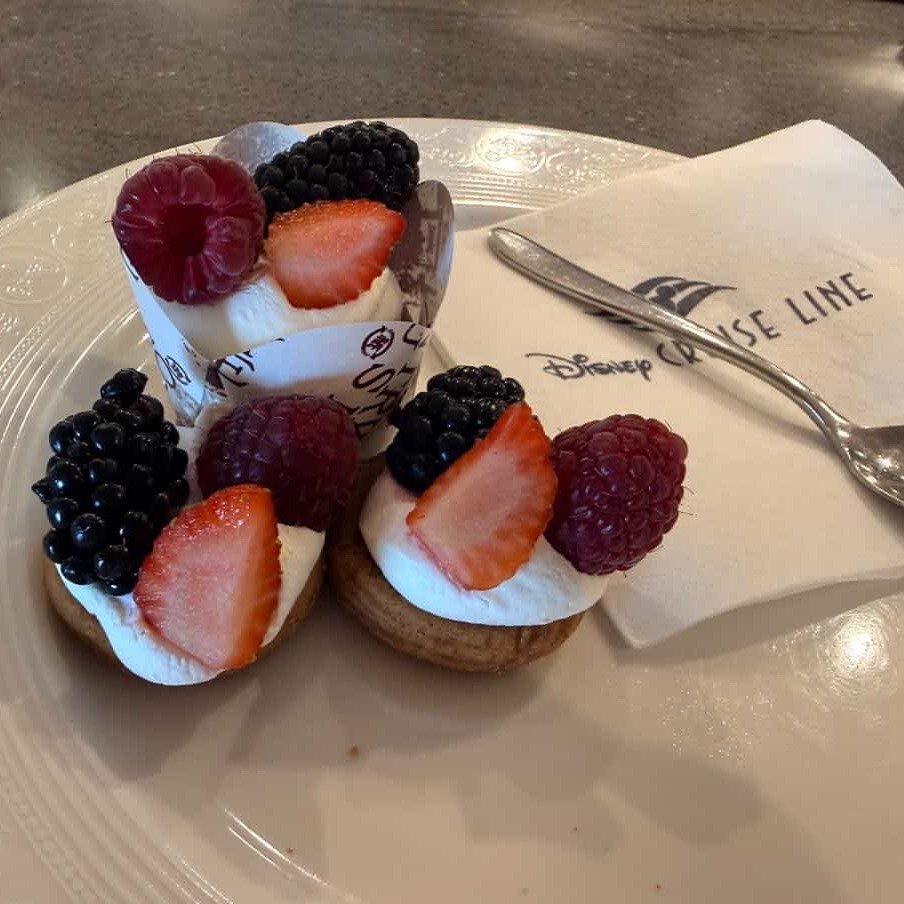 Shoutout to @anyana88 who shared with us the gluten free Cove Cafe hack that we didn't know we needed. 

☕️ Cove Cafe is the adults only coffee shop on the Disney Cruise ships. They have complimentary pastries but none are GF. But pro tip: You can ac