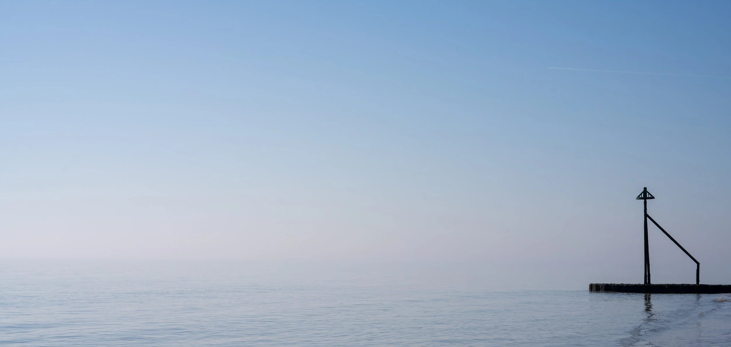 No horizon breakwater.jpg