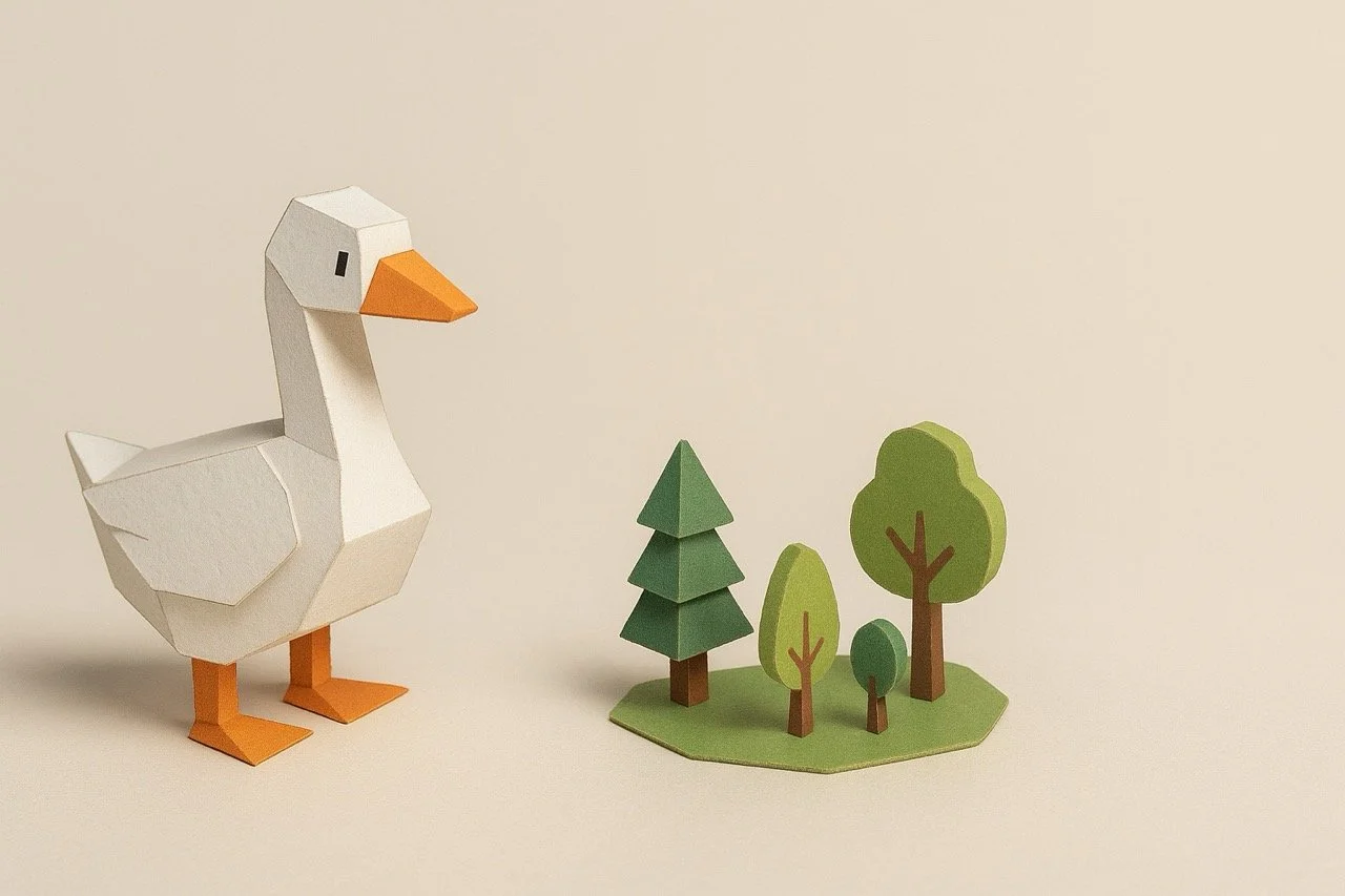 Papieren modellen van een gans en drie bomen op een beige achtergrond.