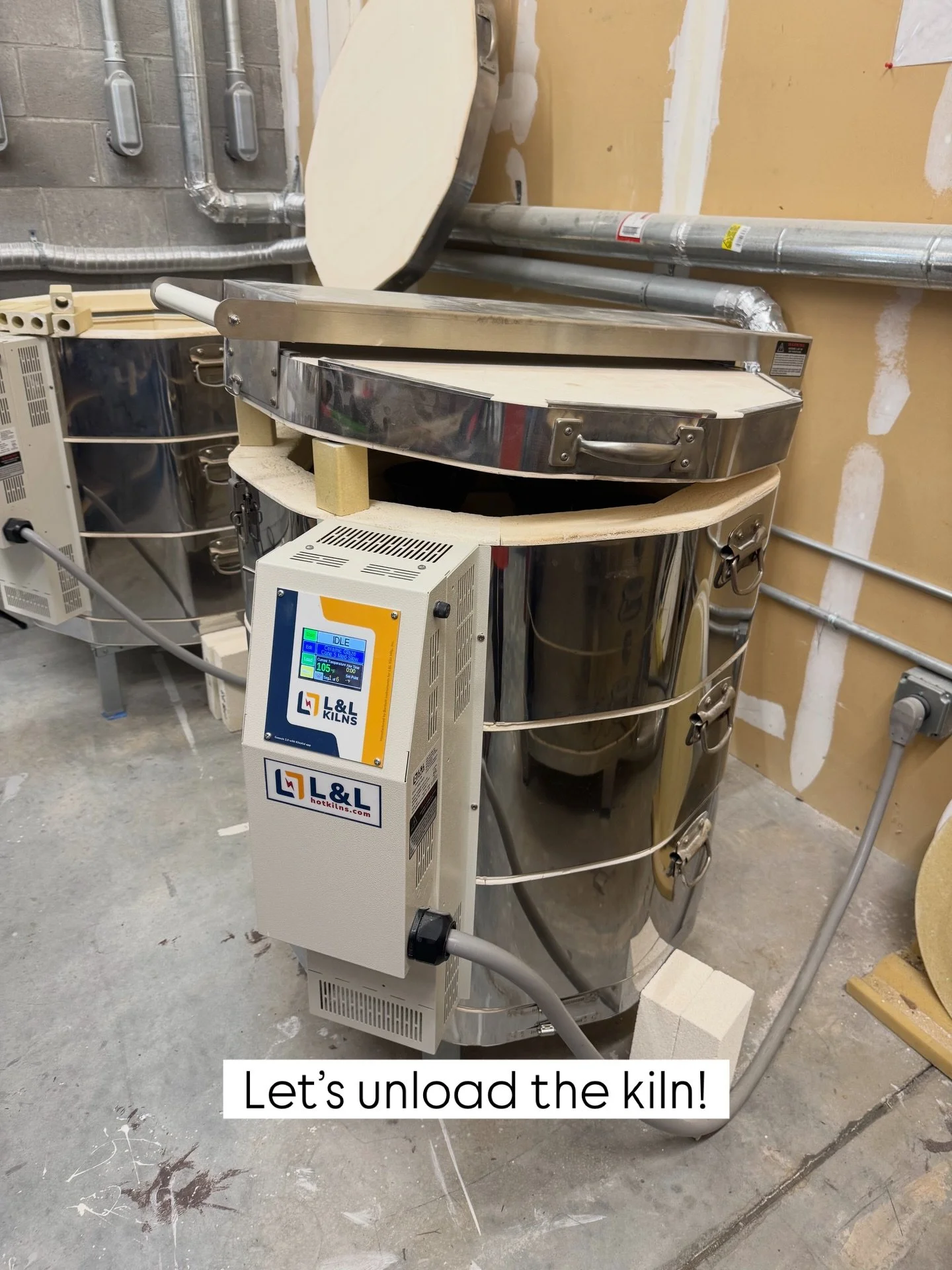 Another day, another kiln to unload! #pottery #potterystudio #kiln #kilnhaul