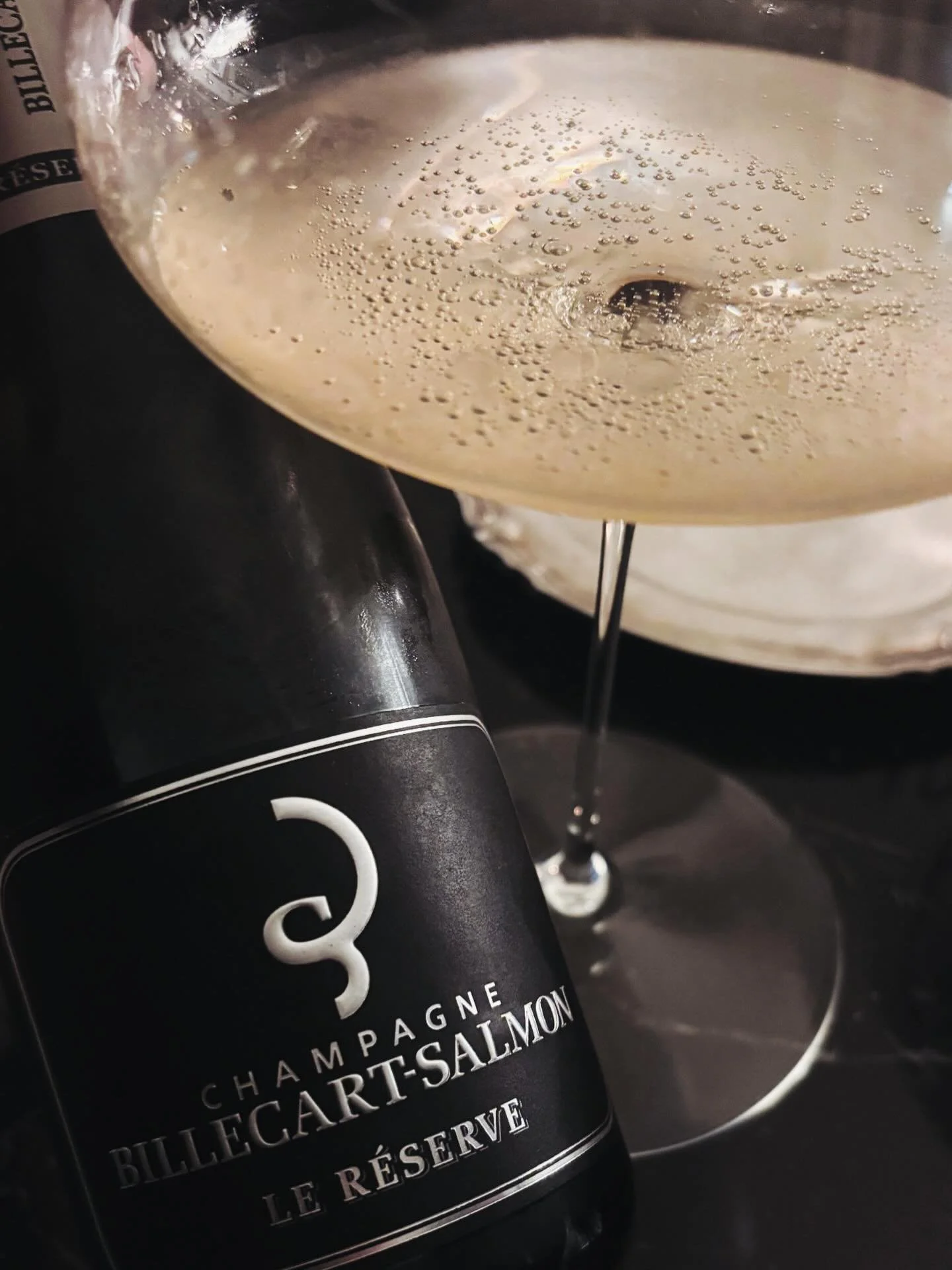 @champagne_billecart_salmon 🍾♟️🥂 | R&eacute;serve de finesse et de pr&eacute;cision 🫦✨