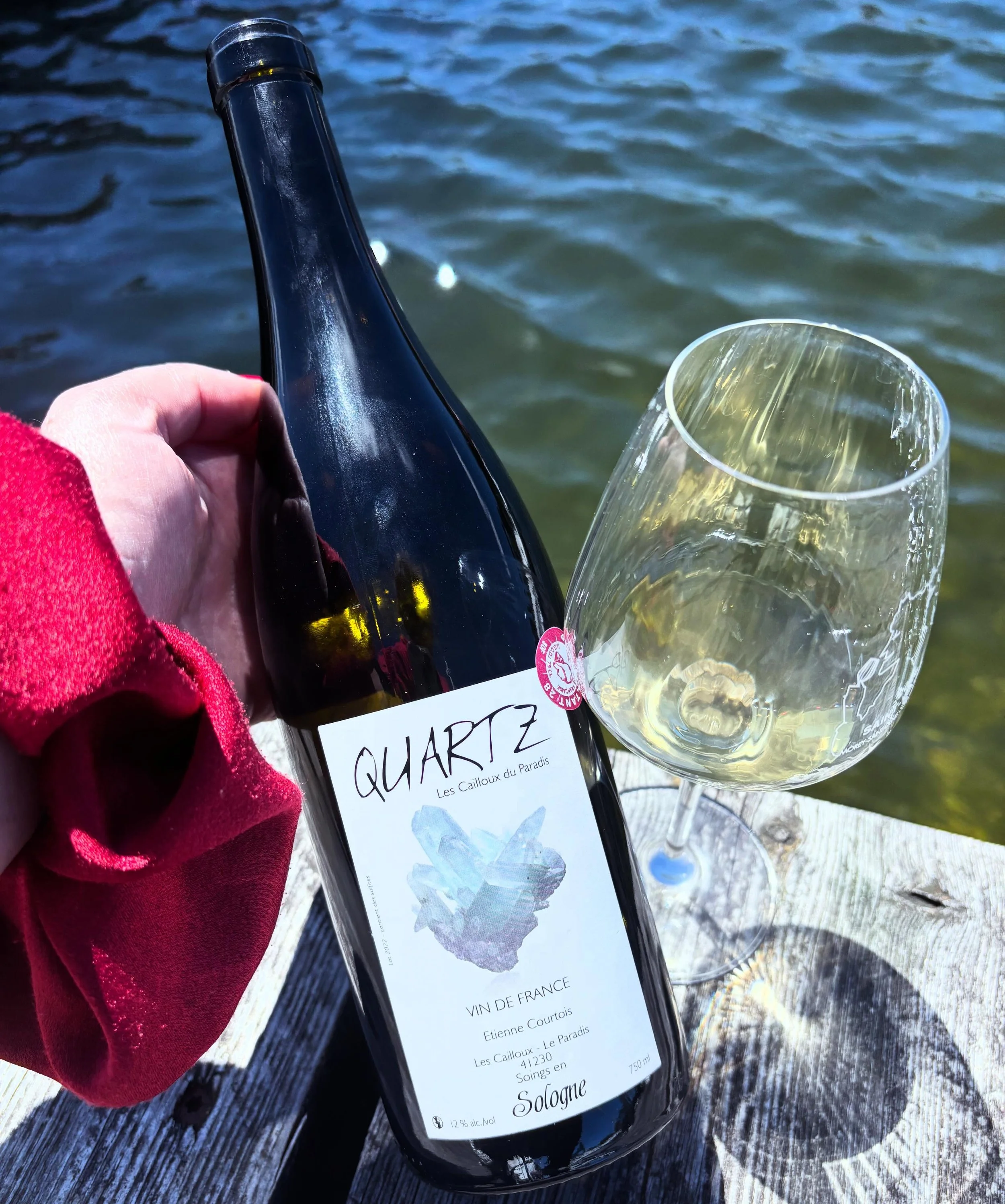 Sologne sauvage. Chenin vibrant.
Quartz Blanc | Les Cailloux du Paradis
#Chenin de Sologne par &Eacute;tienne Courtois 🪨🌿
#VinDeFrance #Loire | @lacavedeluniverre