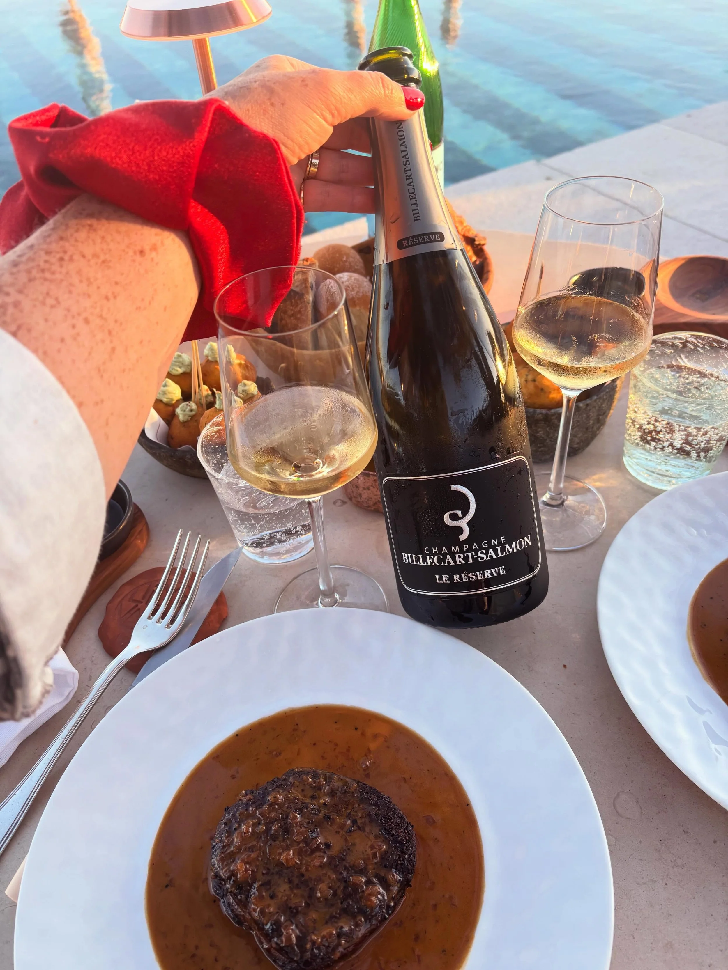 @champagne_billecart_salmon 🧿 
📍@lilyofthevalleyhotel 🤍🪬 | Summer 2026 🌜

__ 

Je suis Aur&eacute;lie Voillot Robaldo fondatrice de @winebouquet33 | Direction commerciale export externalis&eacute;e. J&rsquo;accompagne des entreprises dans leur d