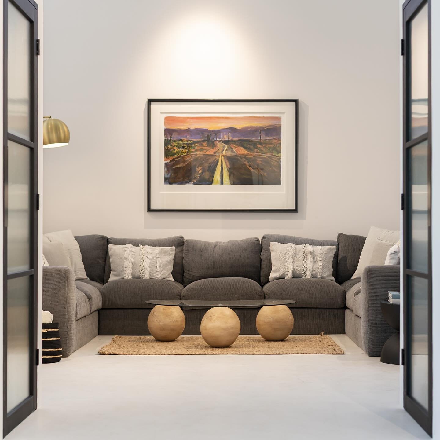 A Cosy Snug
Where deep thoughts meet deep comfort! Our snug is a great space to pause and reset.