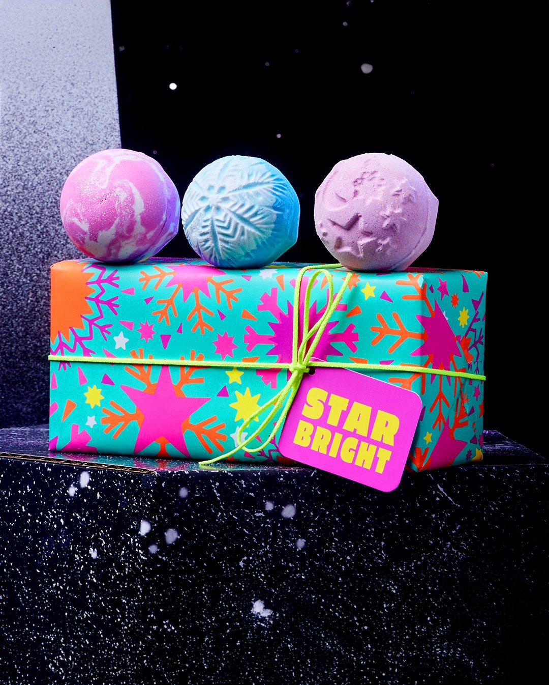 Lush_Star_Bright_Gift_Paper_Wrap_Christmas_2023_Styled.jpg